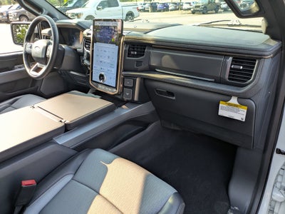 2025 Ford F-150 Lightning LARIAT
