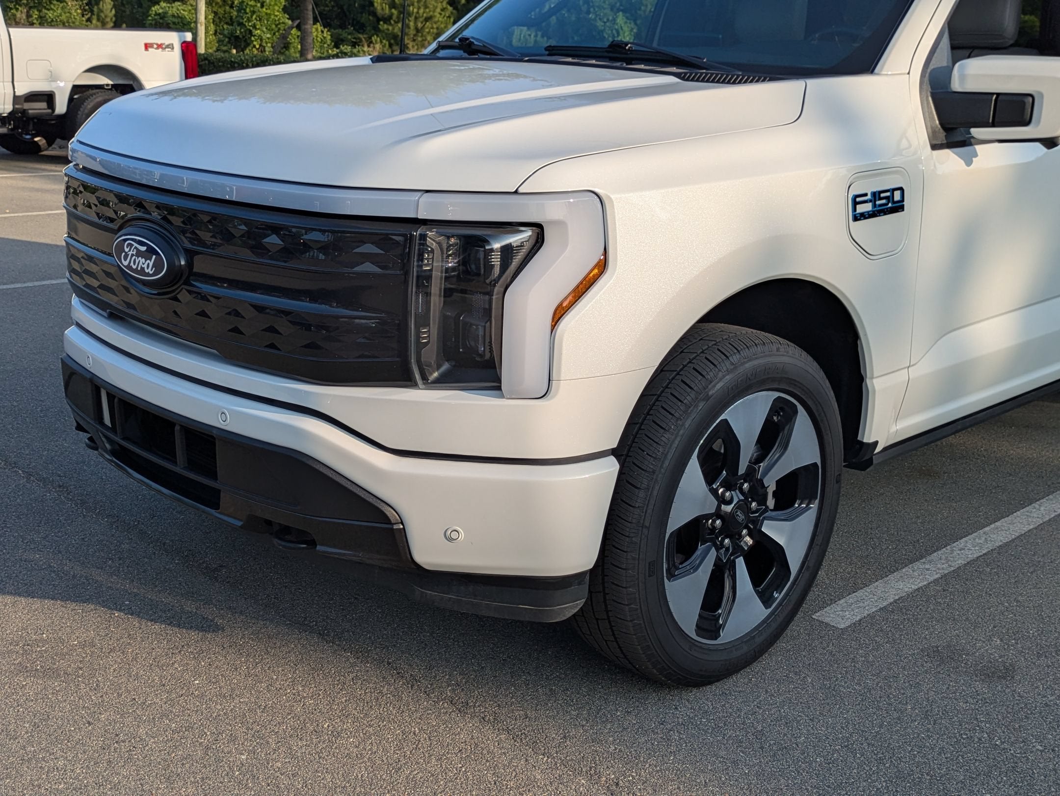 2025 Ford F-150 Lightning Platinum