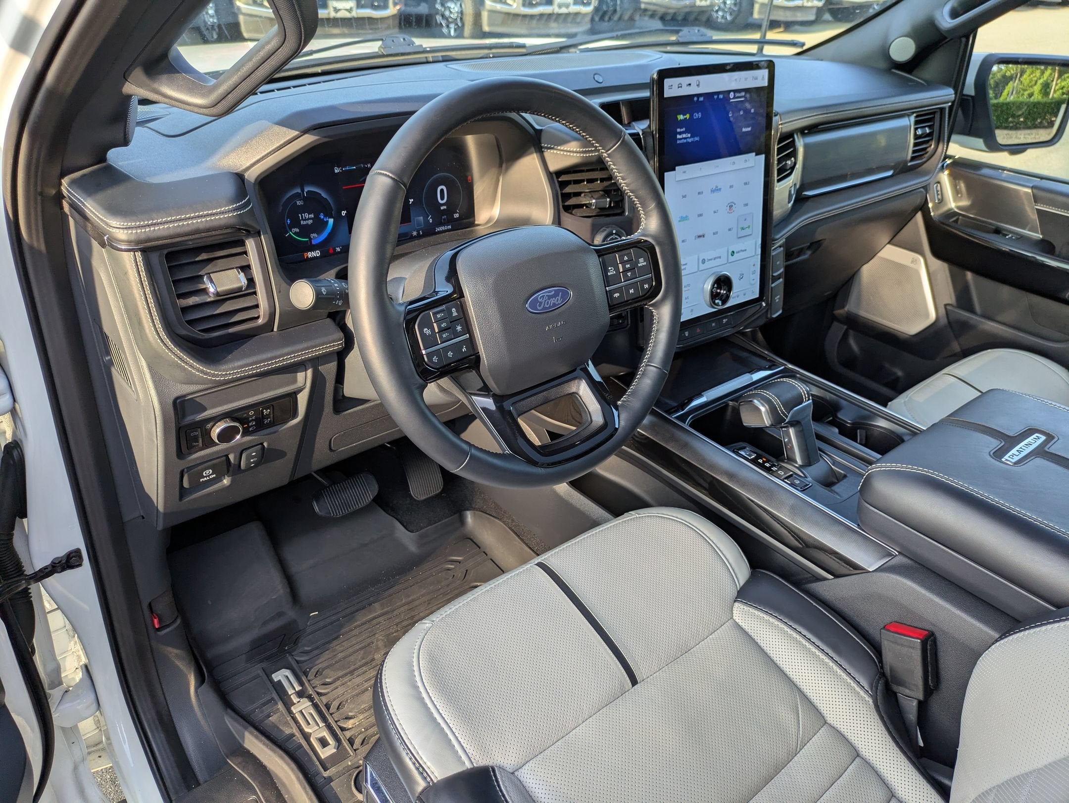 2025 Ford F-150 Lightning Platinum
