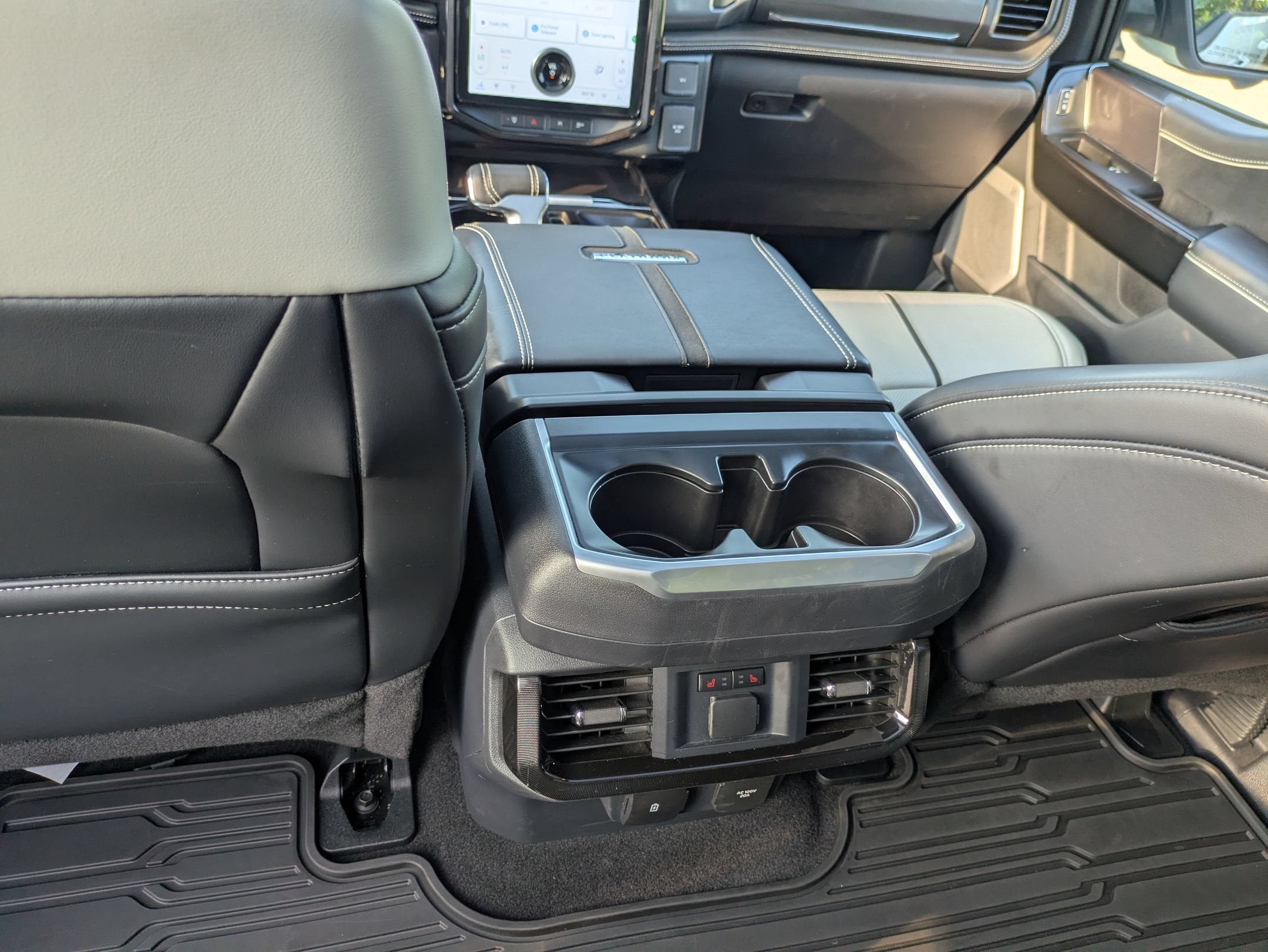 2025 Ford F-150 Lightning Platinum