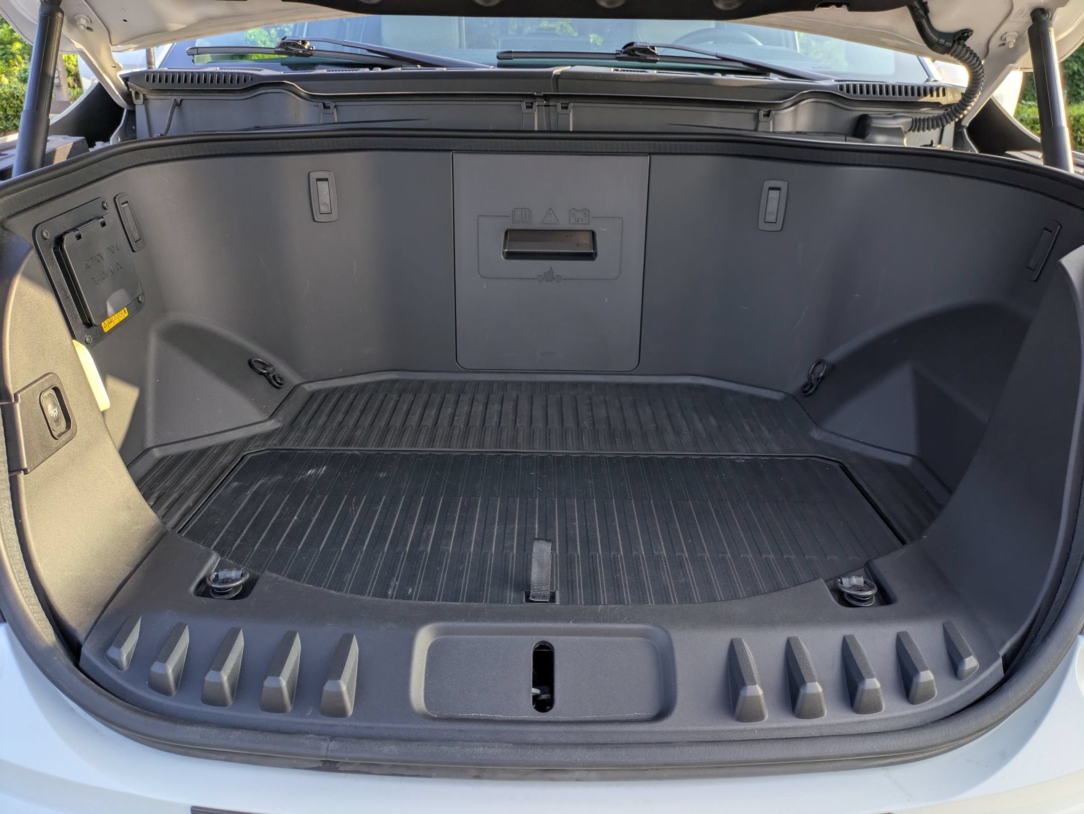 2025 Ford F-150 Lightning Platinum