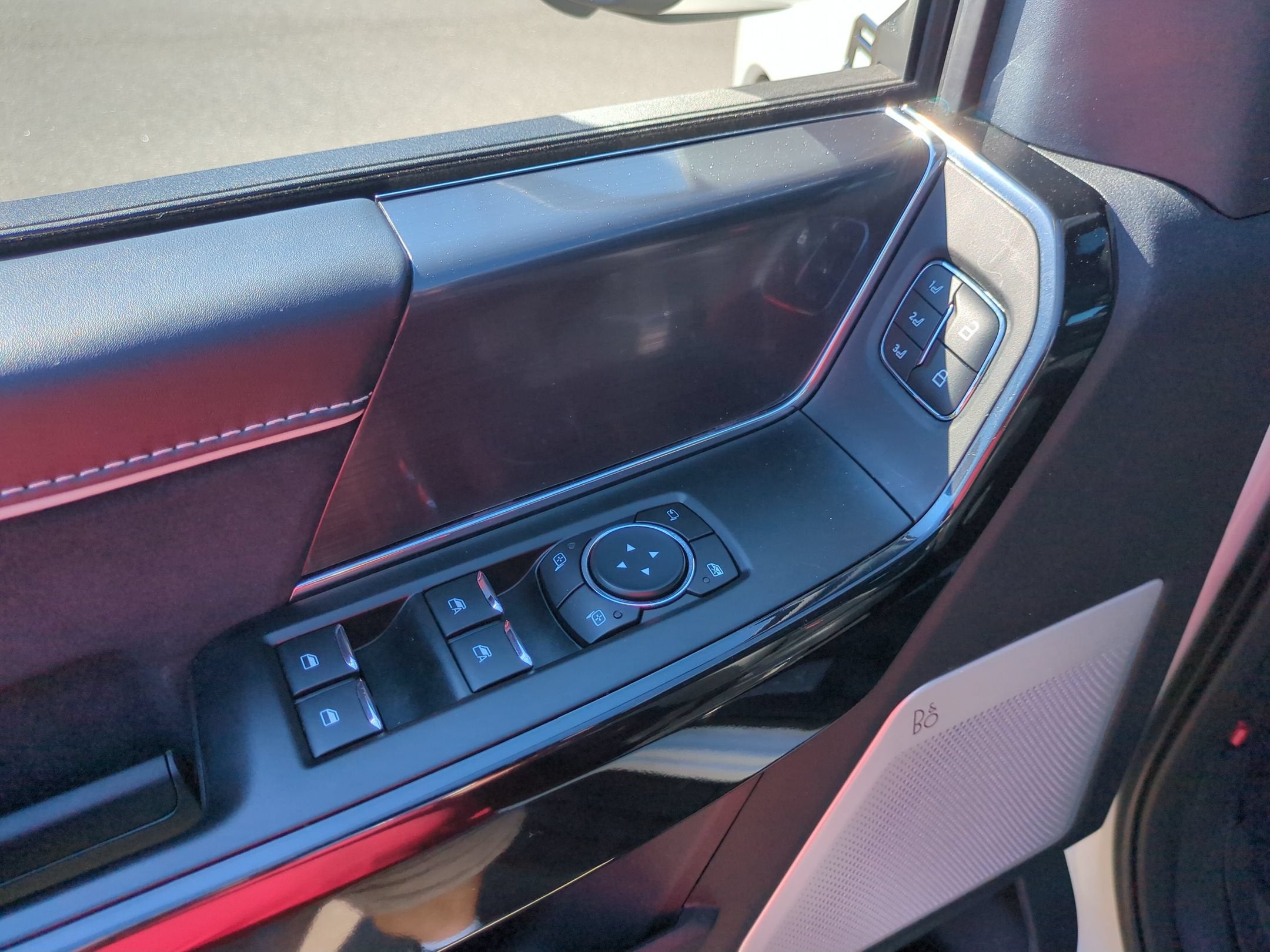 2025 Ford F-150 Lightning Platinum