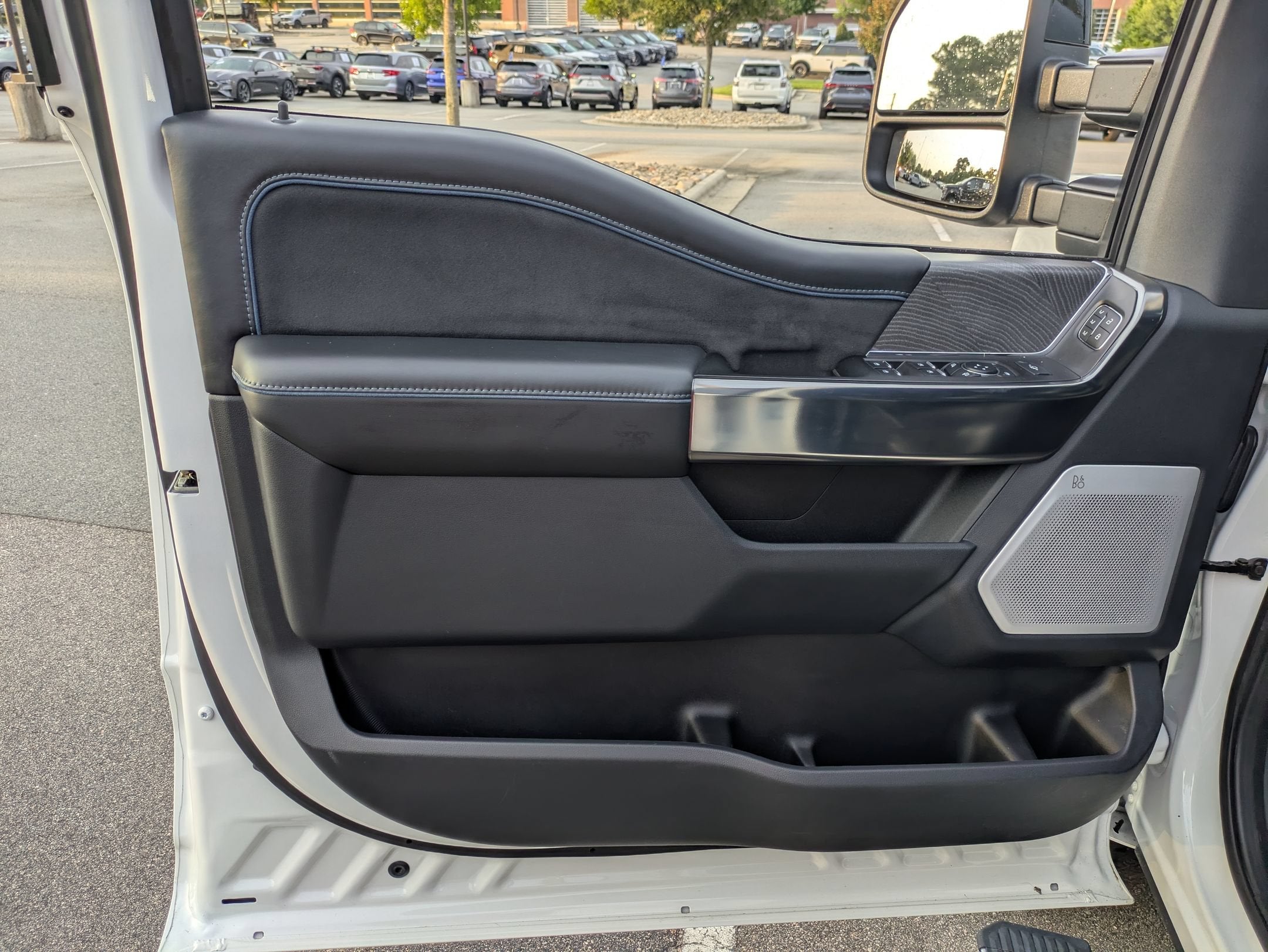 2025 Ford Super Duty F-250 SRW Platinum
