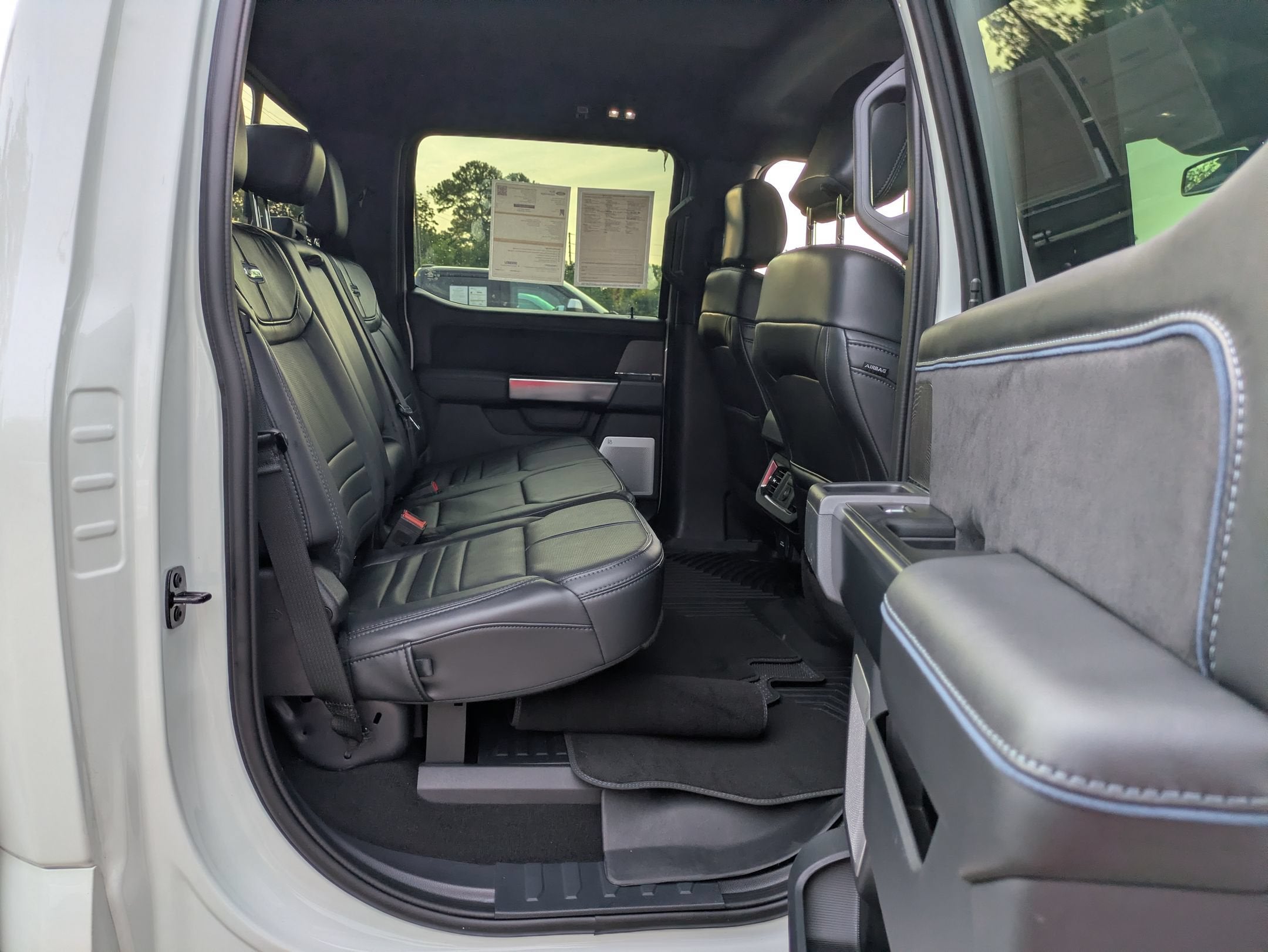 2025 Ford Super Duty F-250 SRW Platinum