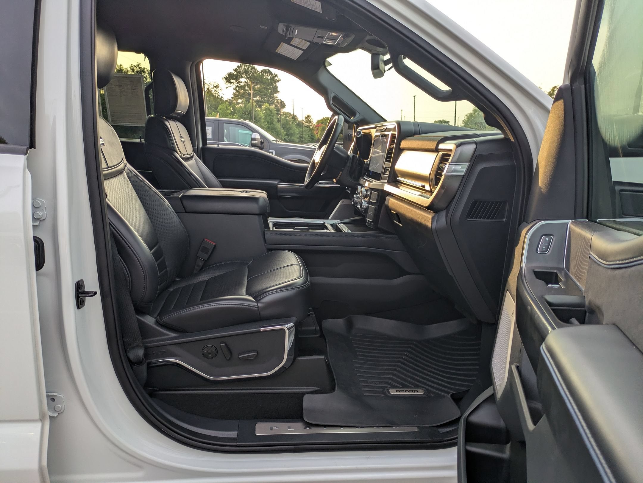 2025 Ford Super Duty F-250 SRW Platinum