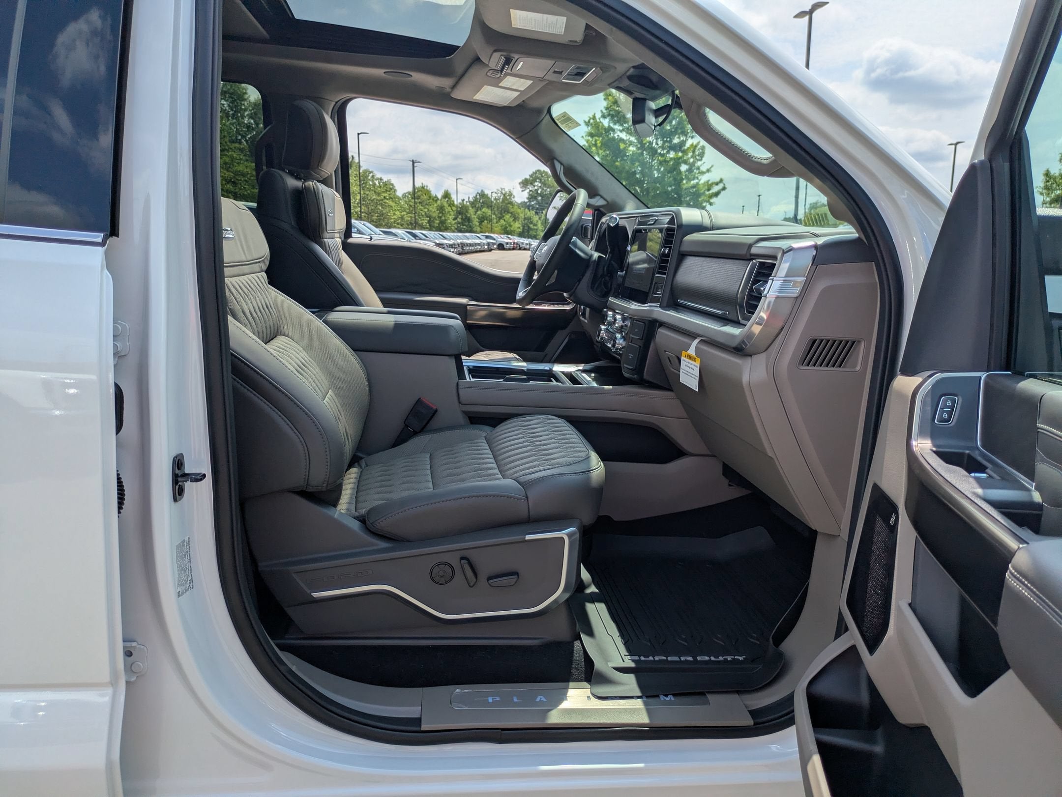 2026 Ford Super Duty F-250 SRW Platinum