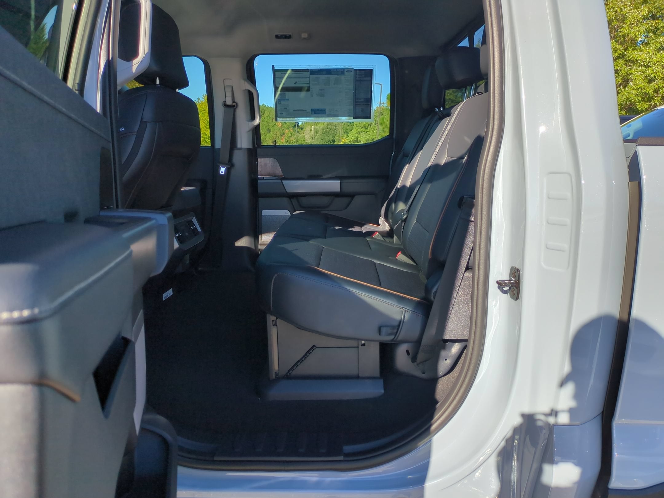 2027 Ford Super Duty F-250 SRW LARIAT