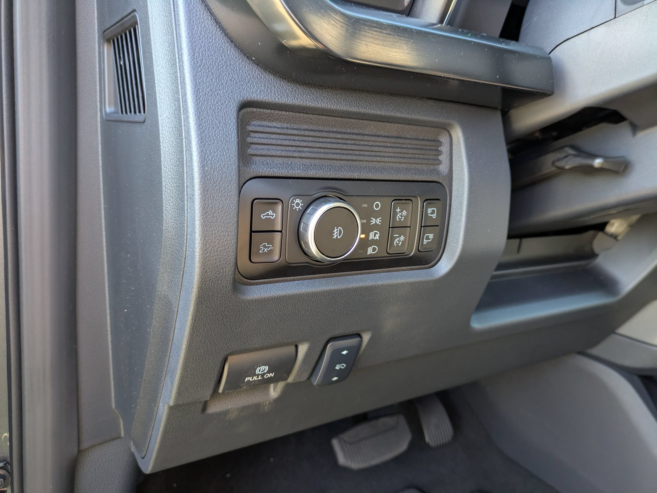 2027 Ford Super Duty F-250 SRW LARIAT