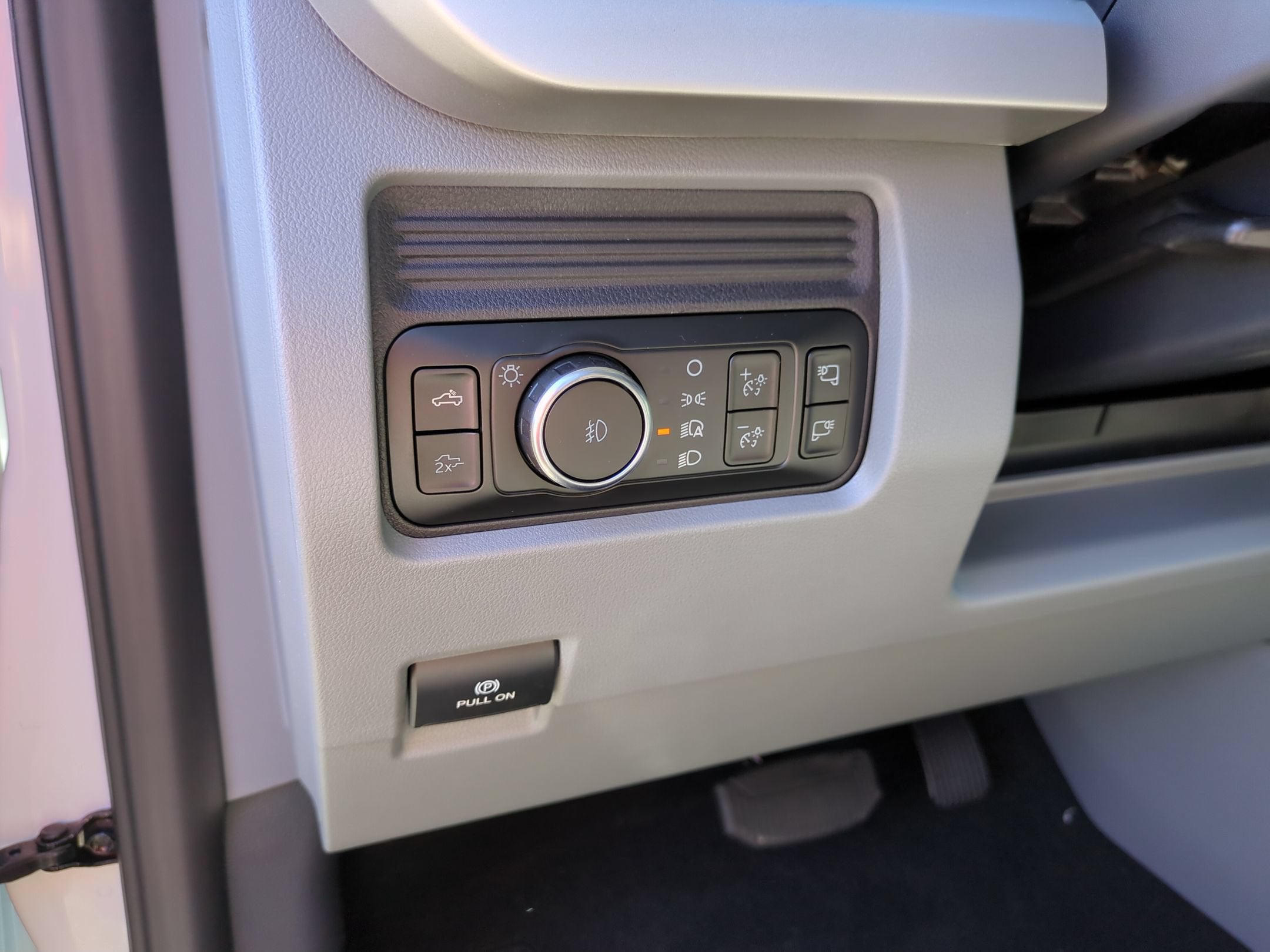 2027 Ford Super Duty F-250 SRW XLT