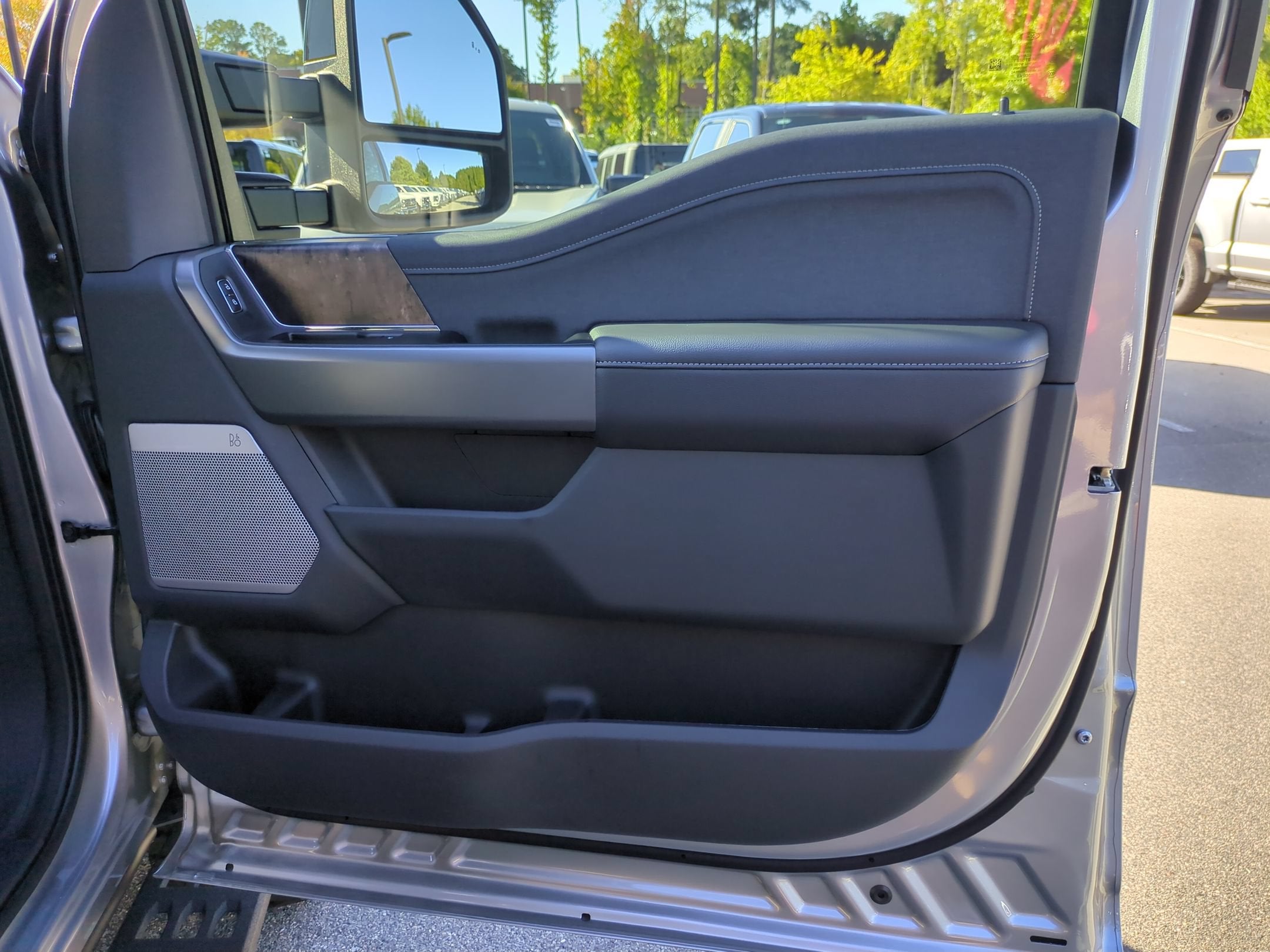 2027 Ford Super Duty F-250 SRW LARIAT