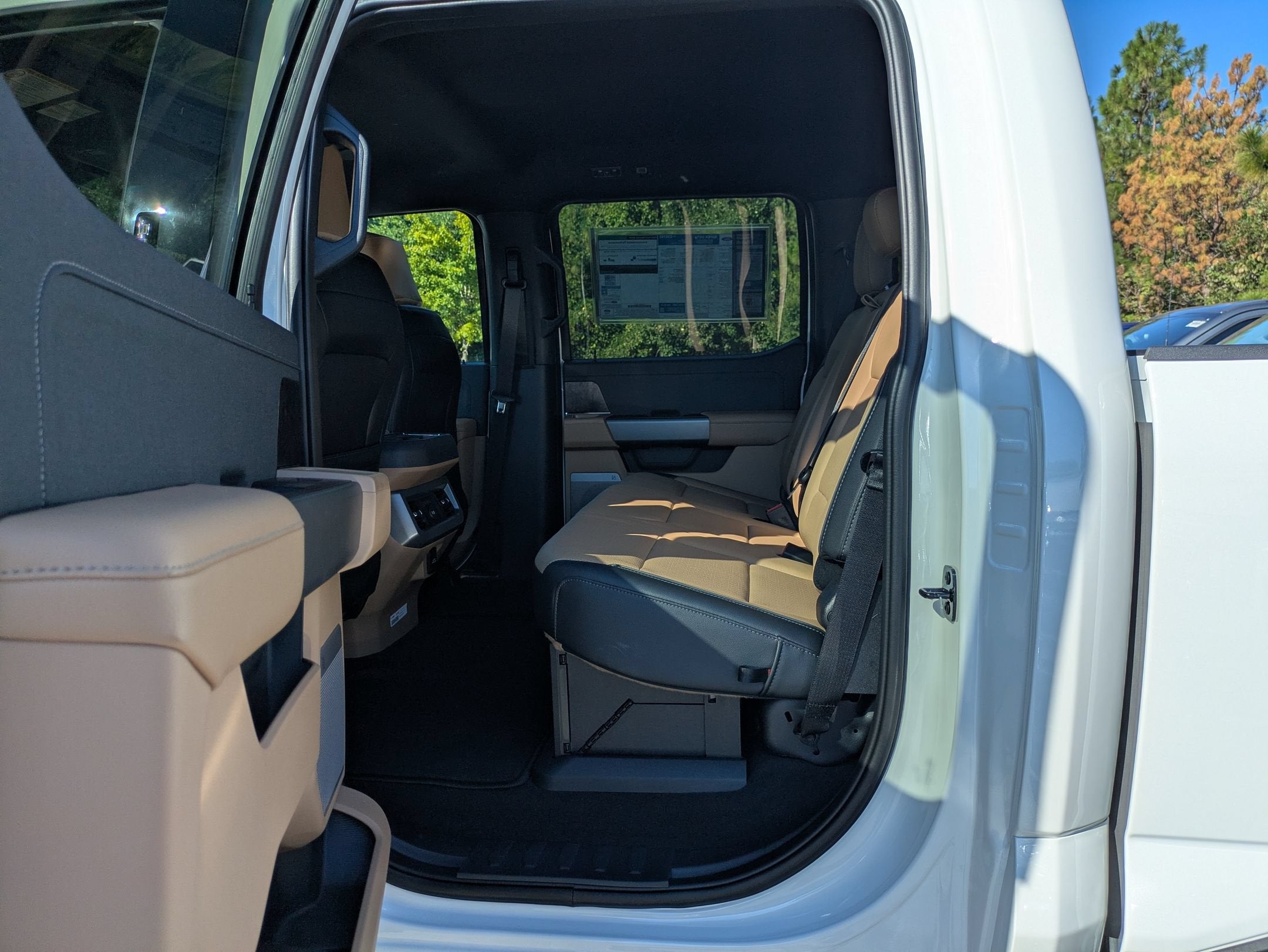 2027 Ford Super Duty F-250 SRW LARIAT