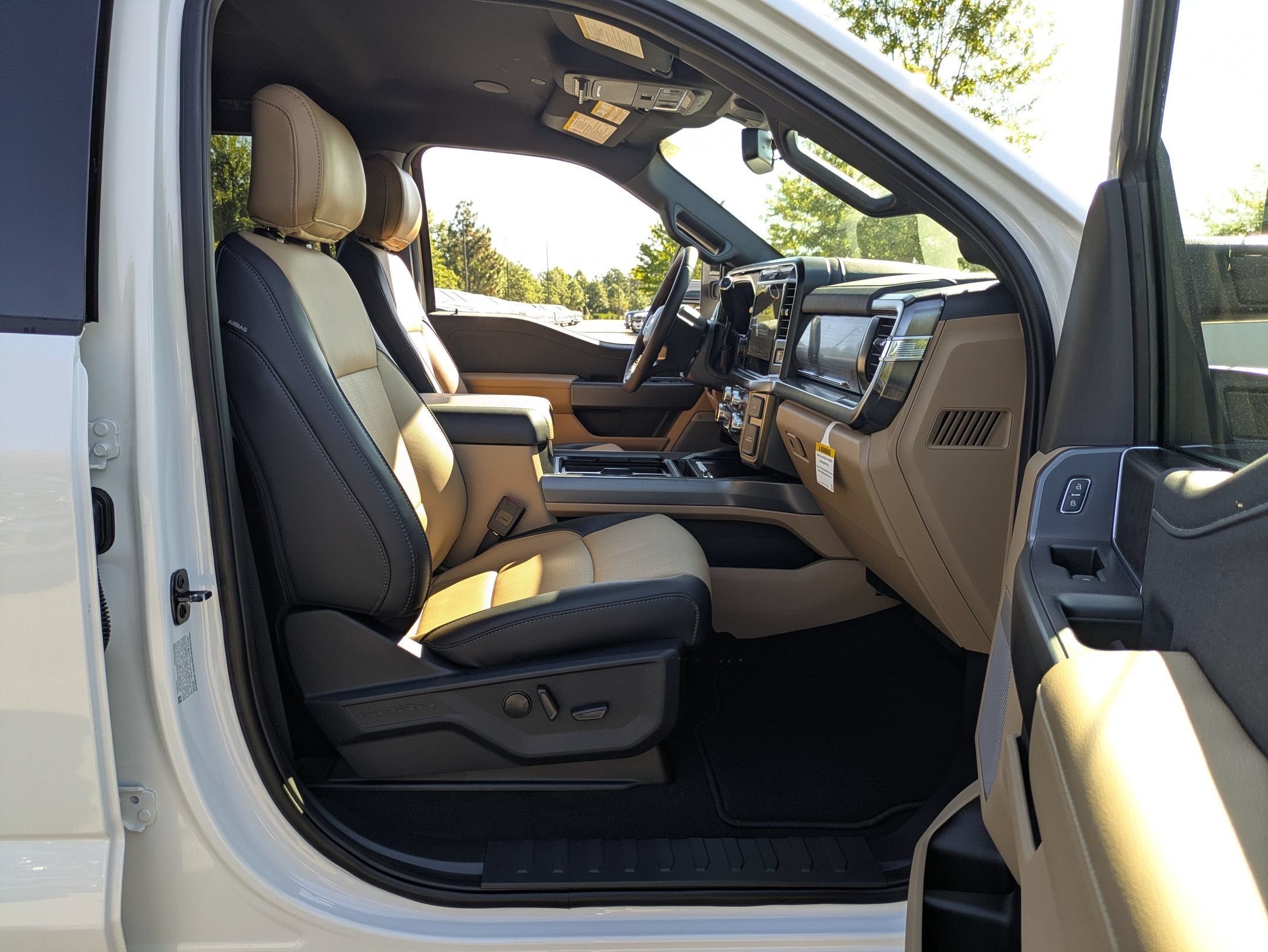 2027 Ford Super Duty F-250 SRW LARIAT