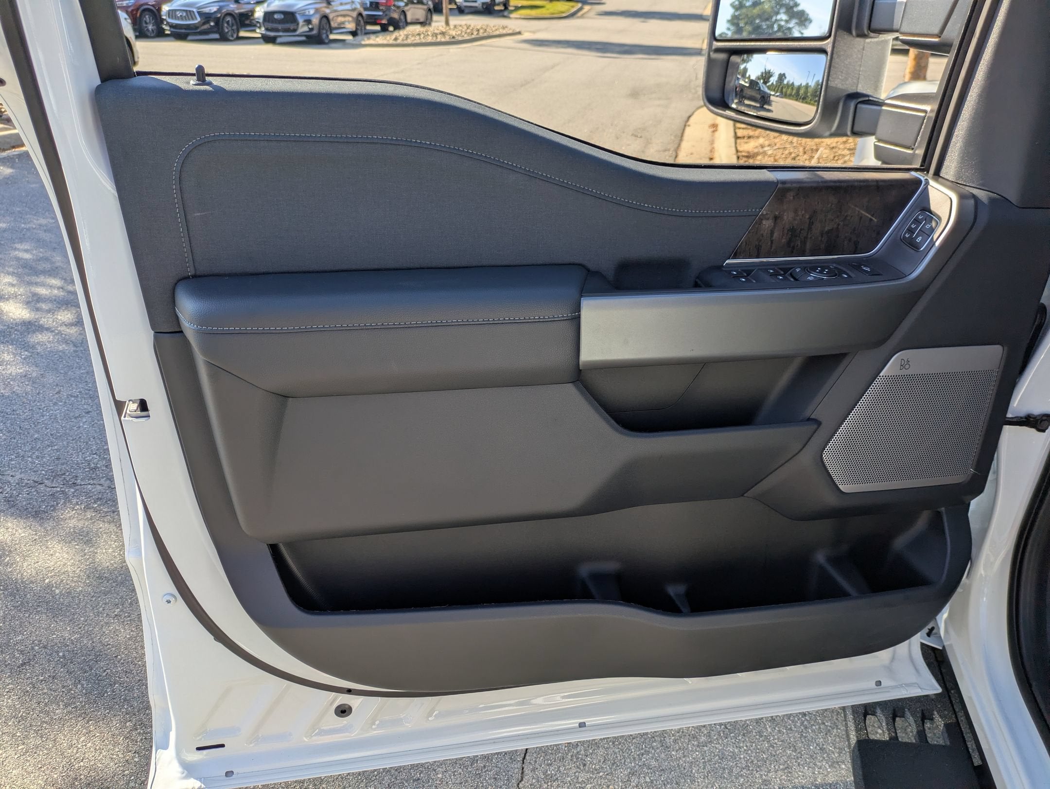 2027 Ford Super Duty F-250 SRW LARIAT