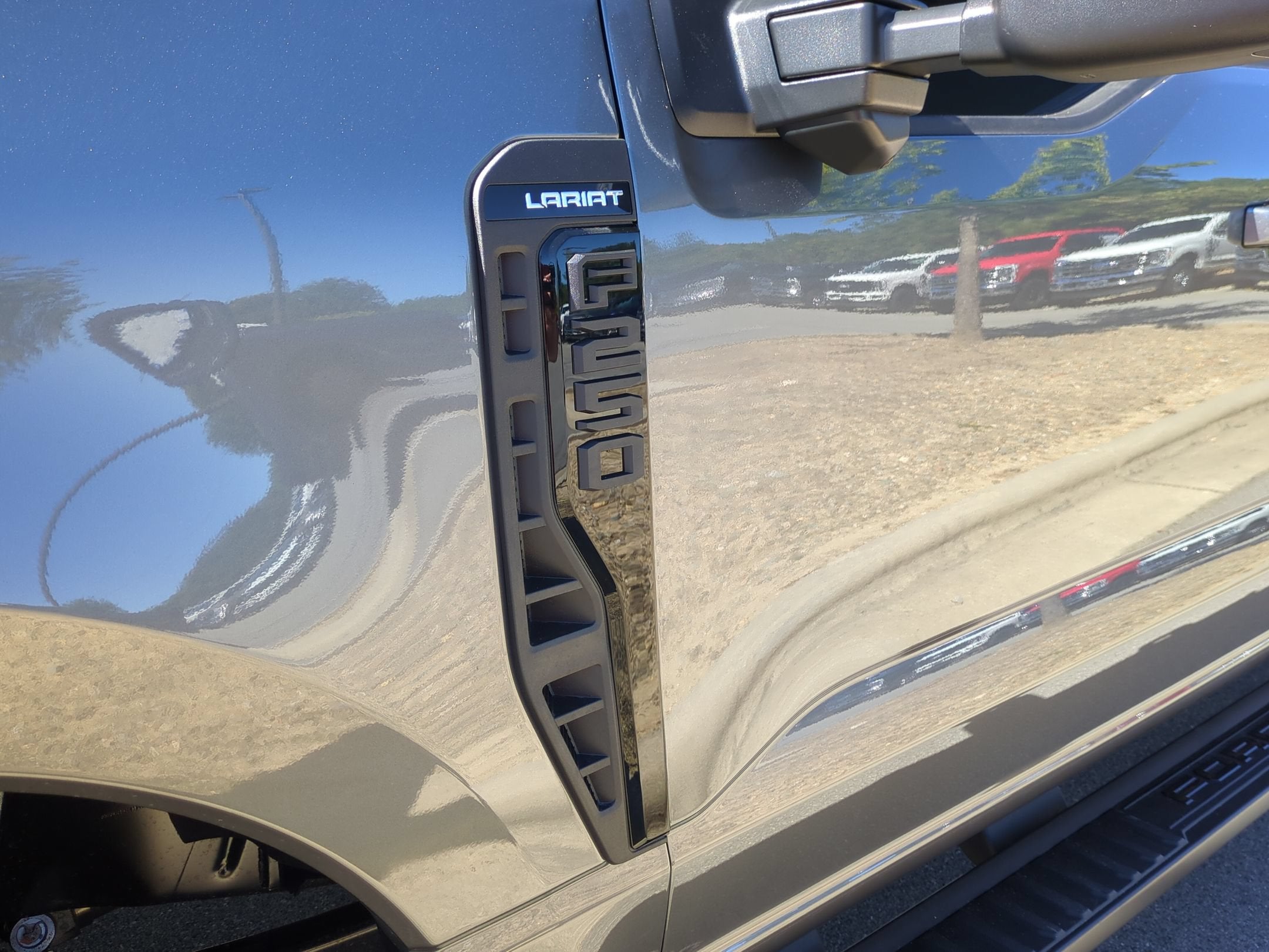 2027 Ford Super Duty F-250 SRW LARIAT