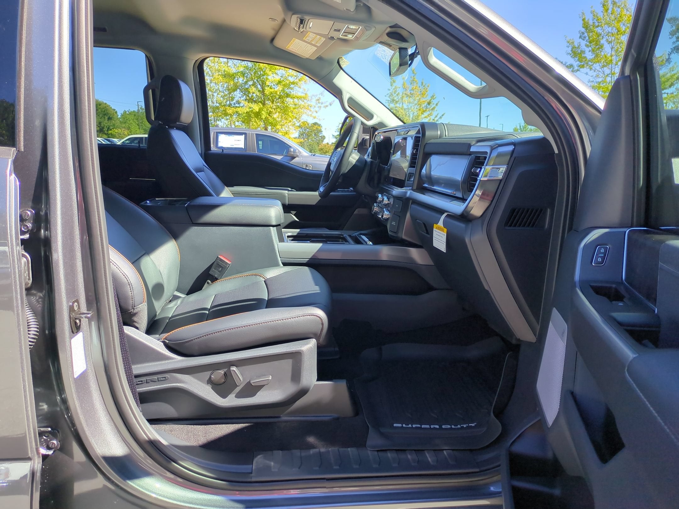 2027 Ford Super Duty F-250 SRW LARIAT