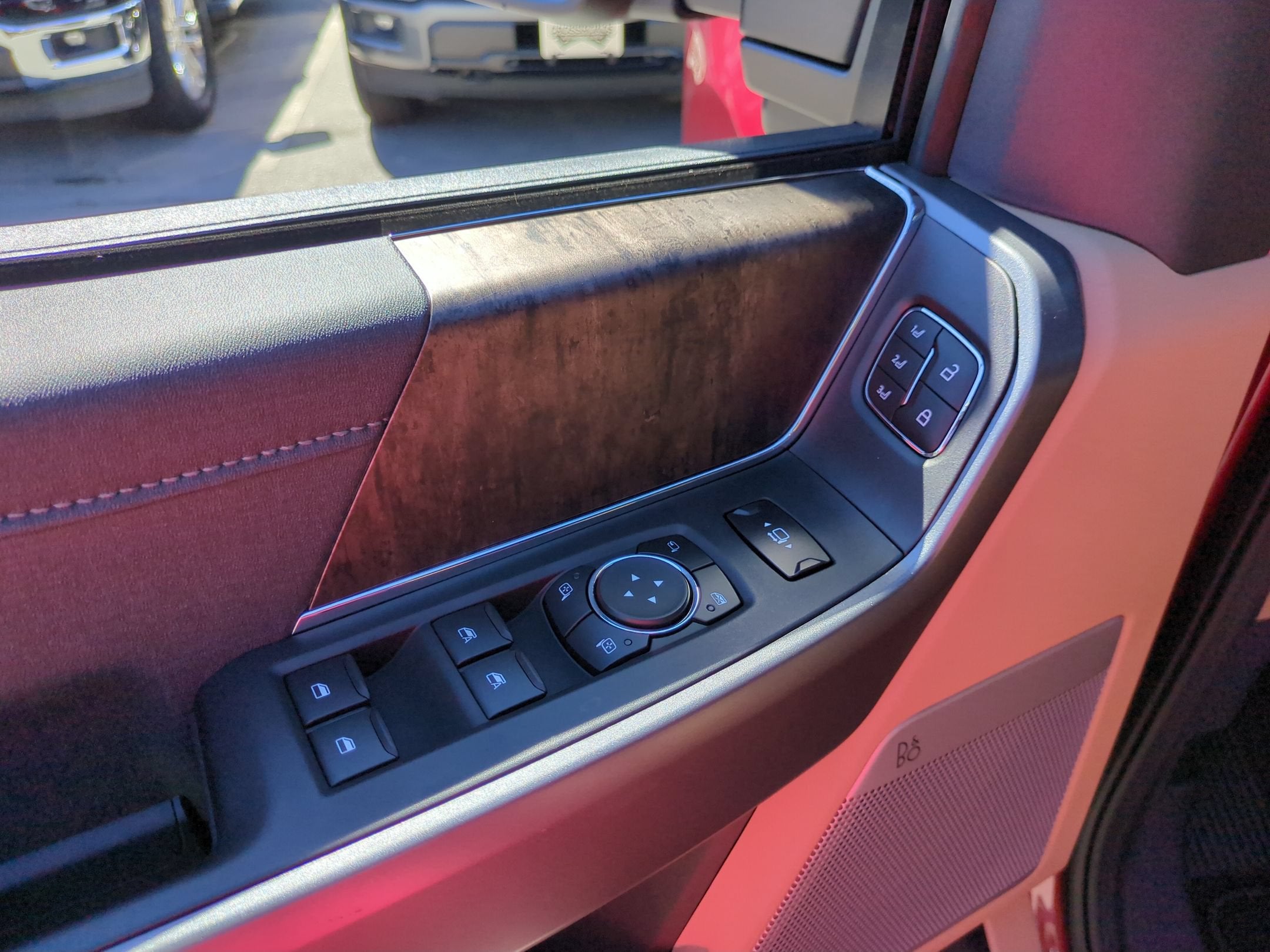 2027 Ford Super Duty F-250 SRW LARIAT