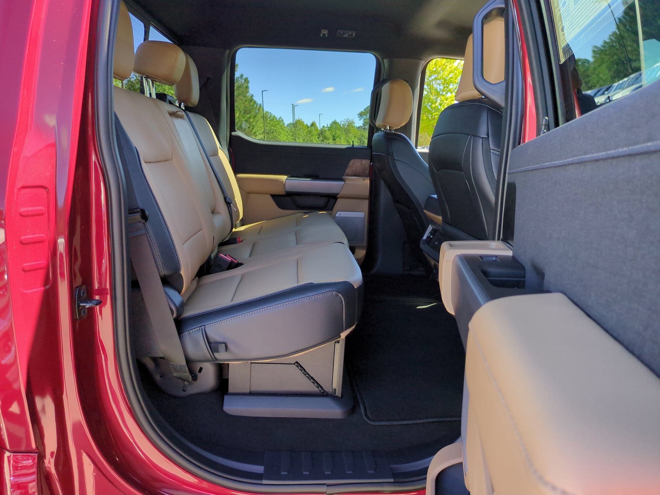 2027 Ford Super Duty F-250 SRW LARIAT
