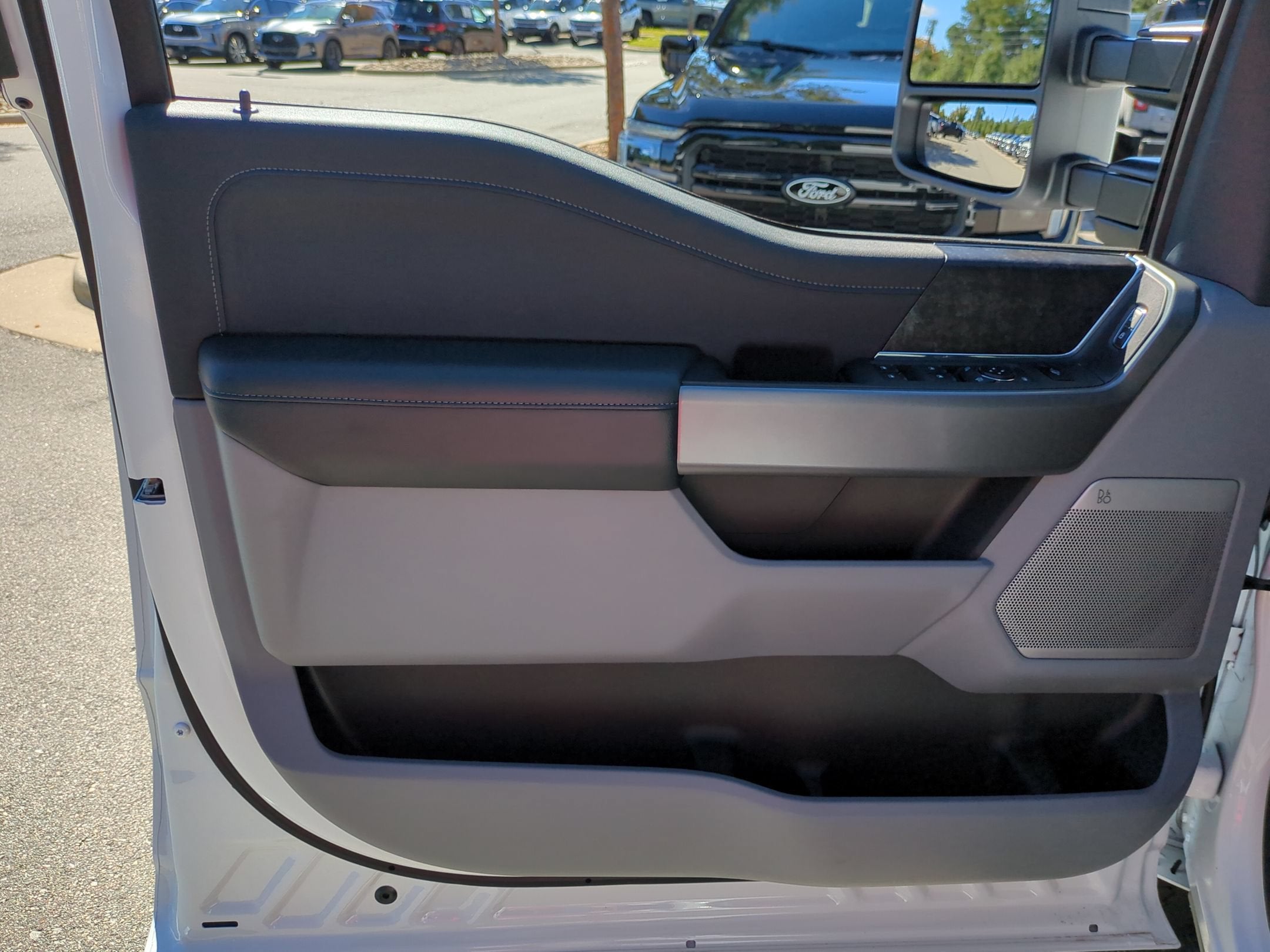 2027 Ford Super Duty F-250 SRW XLT