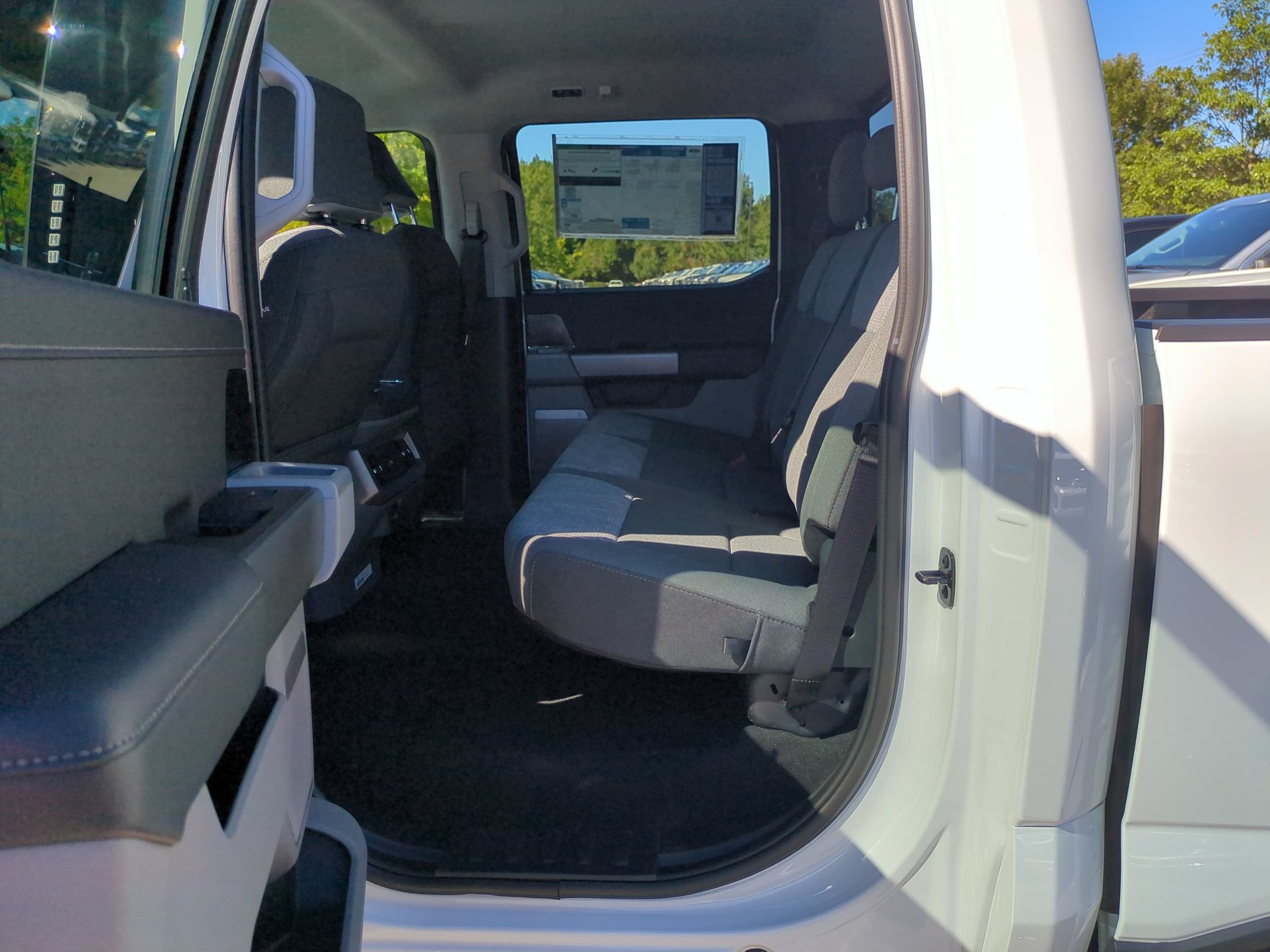 2027 Ford Super Duty F-250 SRW XLT