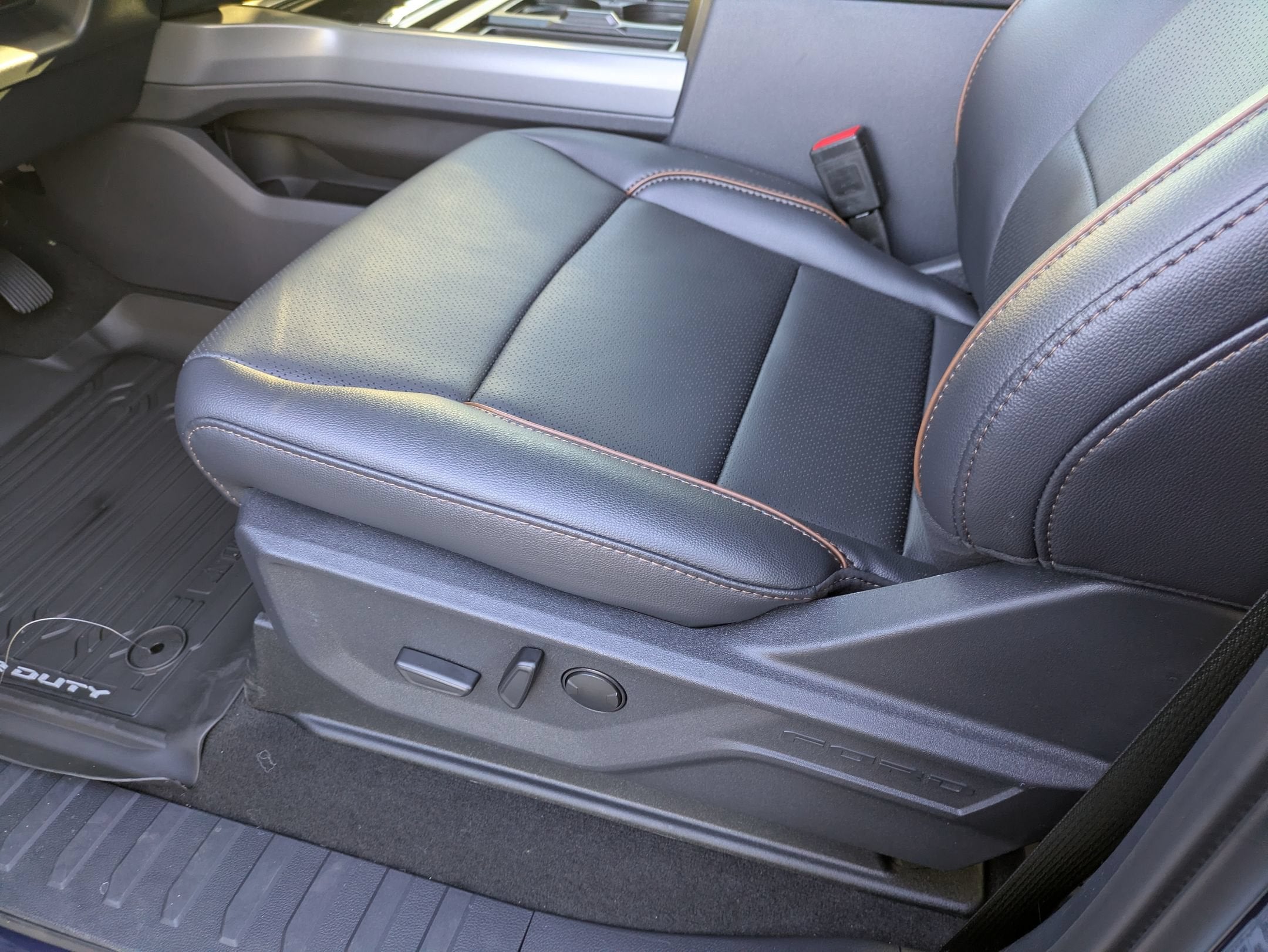 2027 Ford Super Duty F-250 SRW LARIAT