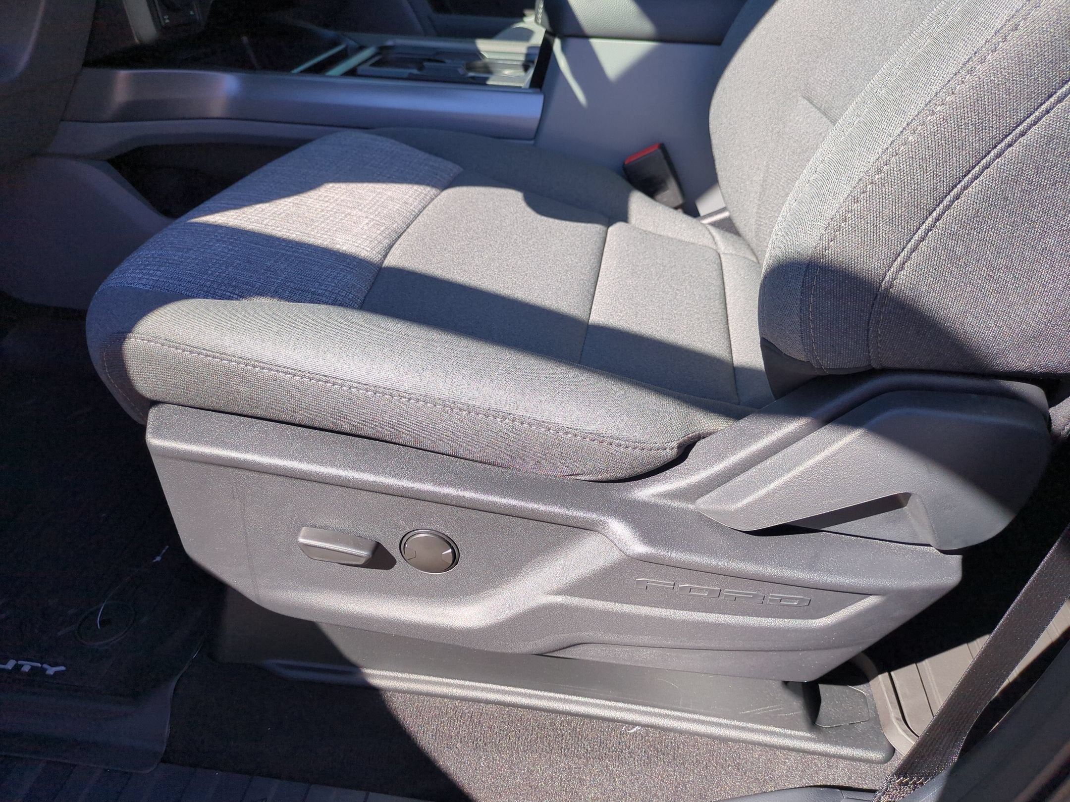 2027 Ford Super Duty F-250 SRW XLT