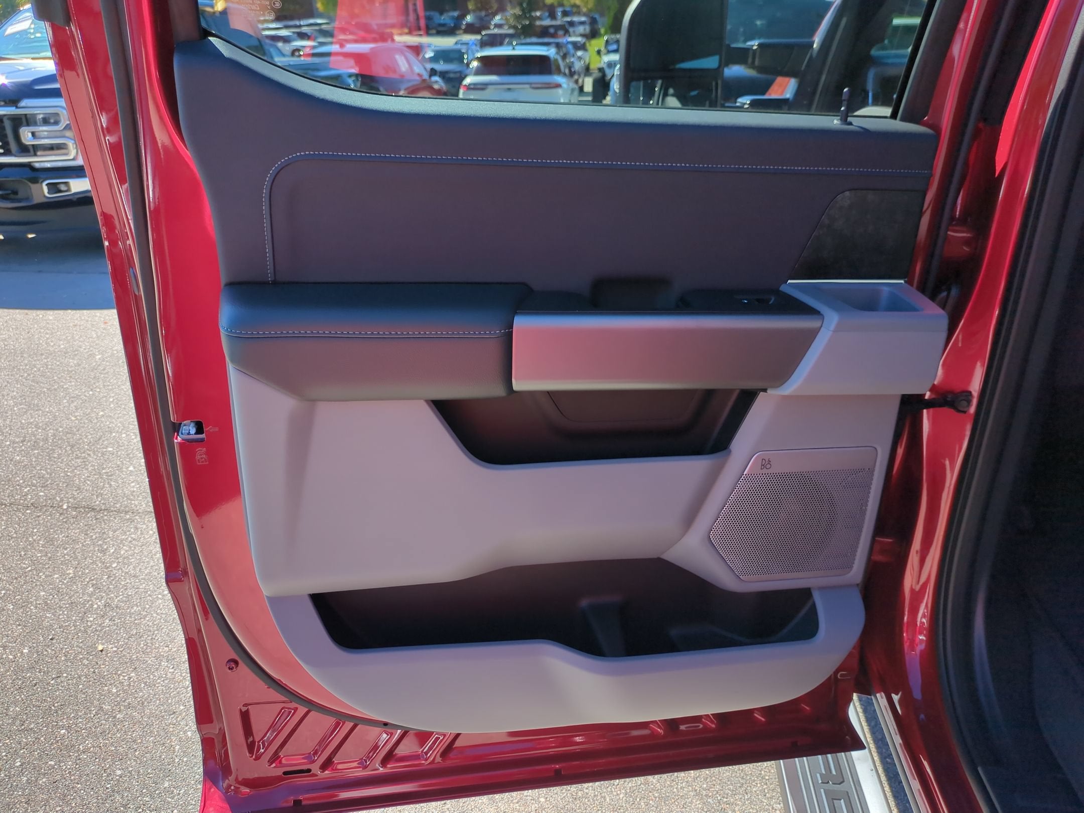 2027 Ford Super Duty F-250 SRW XLT