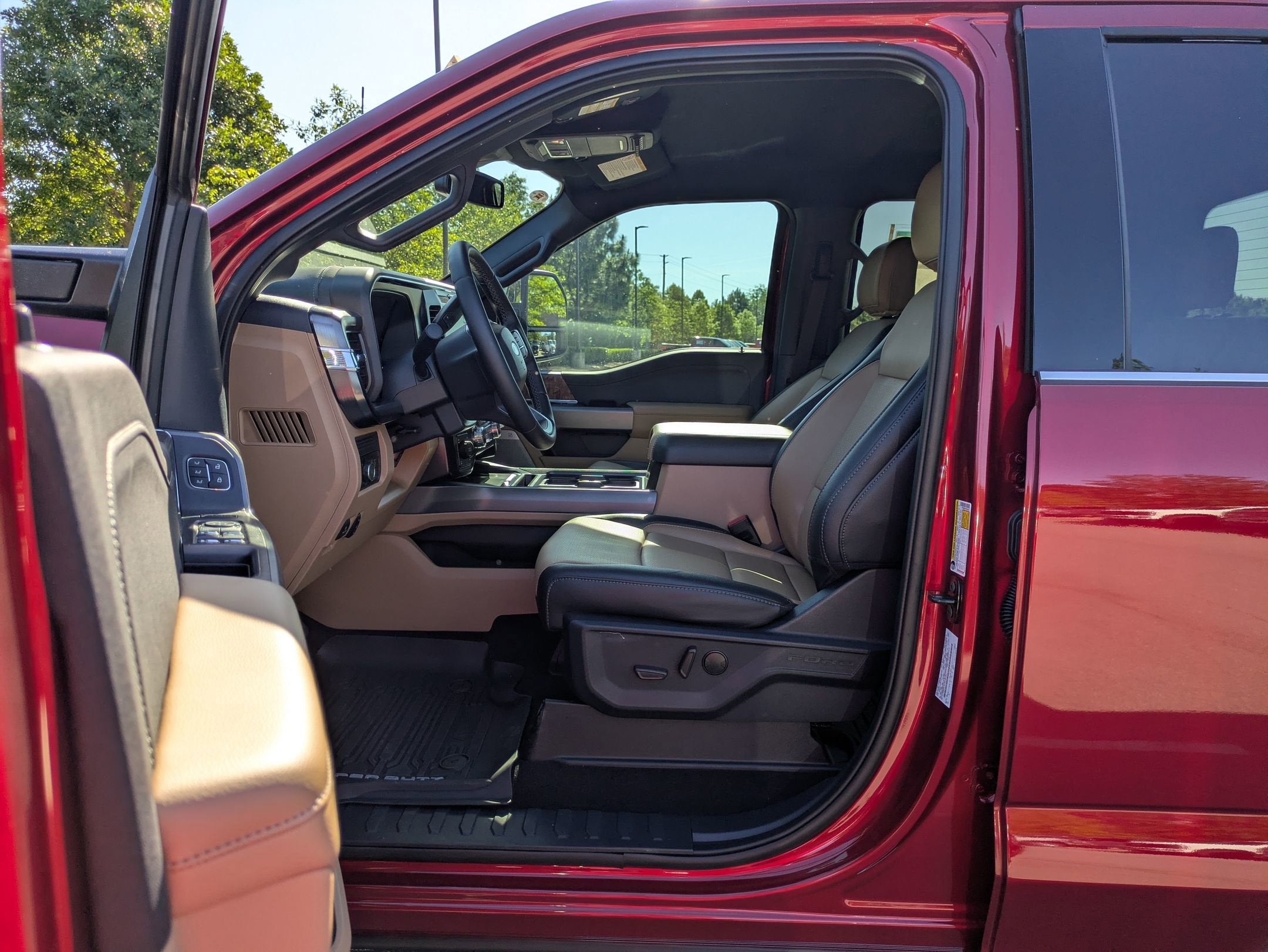2026 Ford Super Duty F-250 SRW LARIAT - Crossroads Courtesy Demo