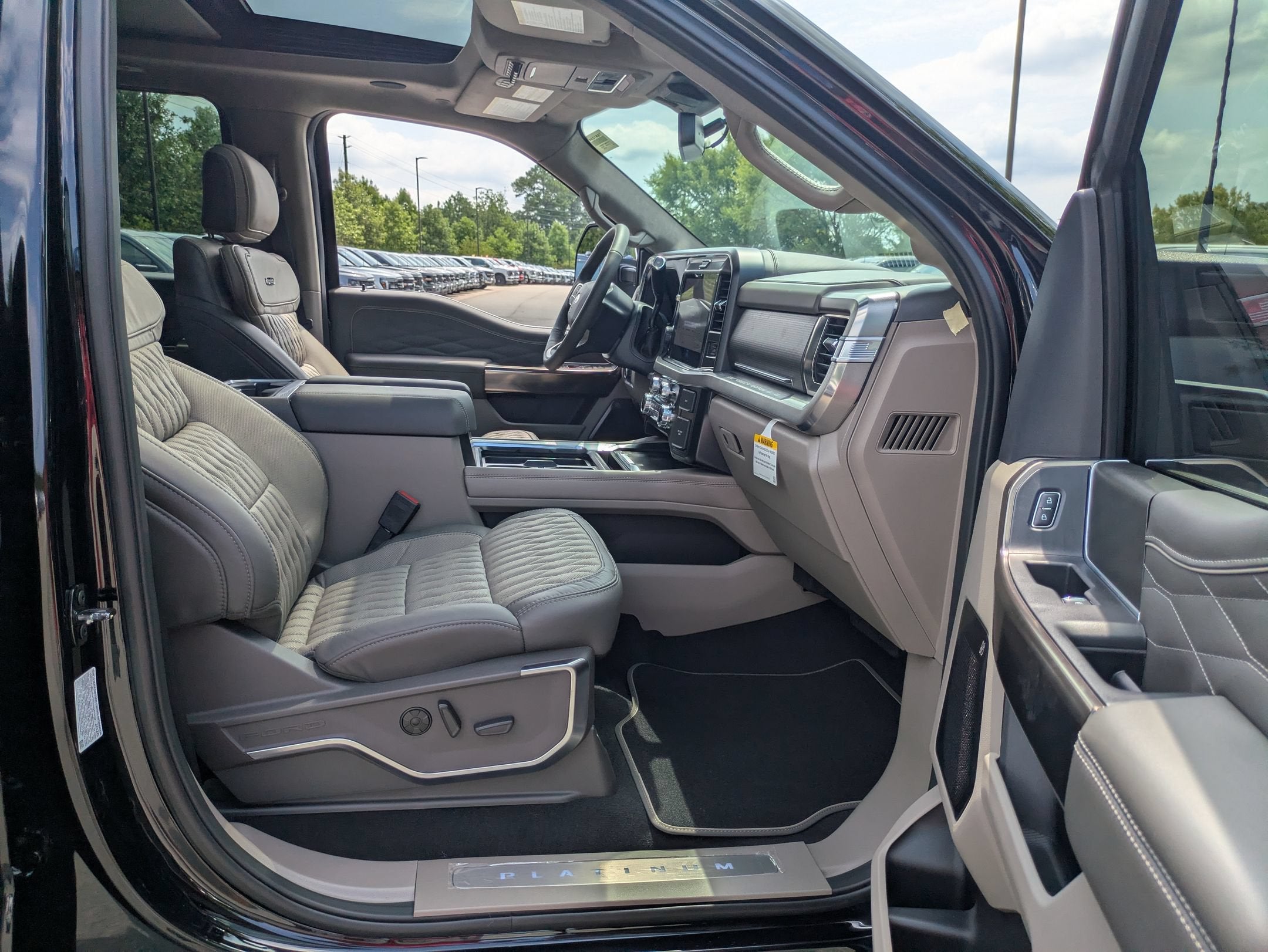 2026 Ford Super Duty F-350 SRW Platinum