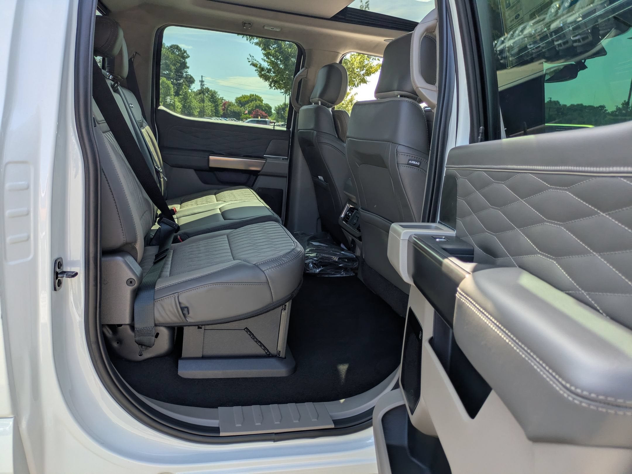 2026 Ford Super Duty F-350 SRW Platinum