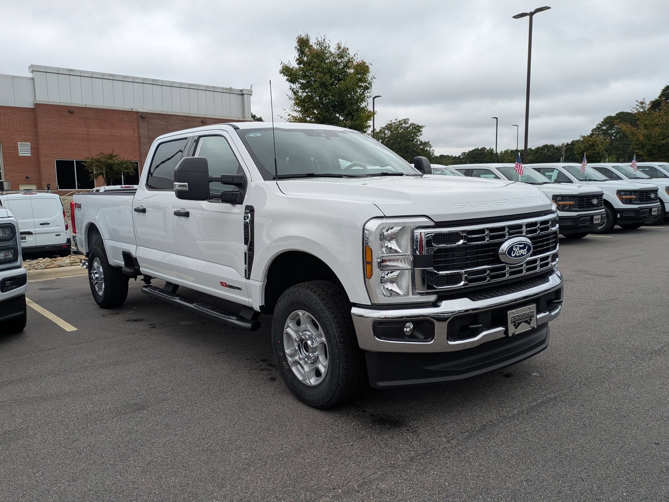 2027 Ford Super Duty F-350 SRW XLT