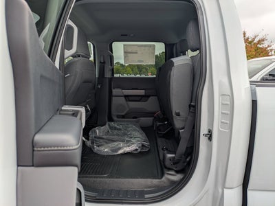 2027 Ford Super Duty F-350 SRW XLT