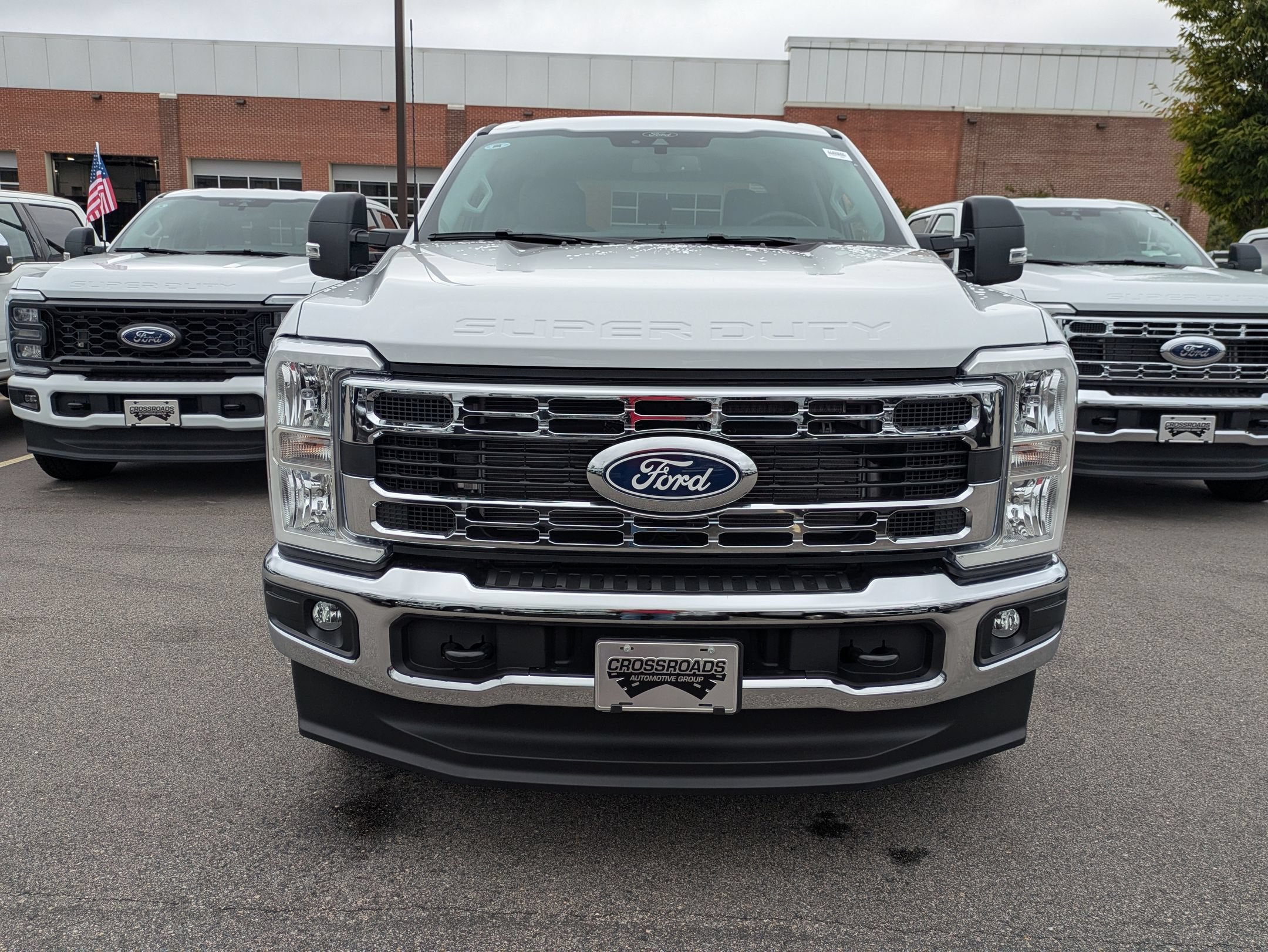 2027 Ford Super Duty F-350 SRW XLT