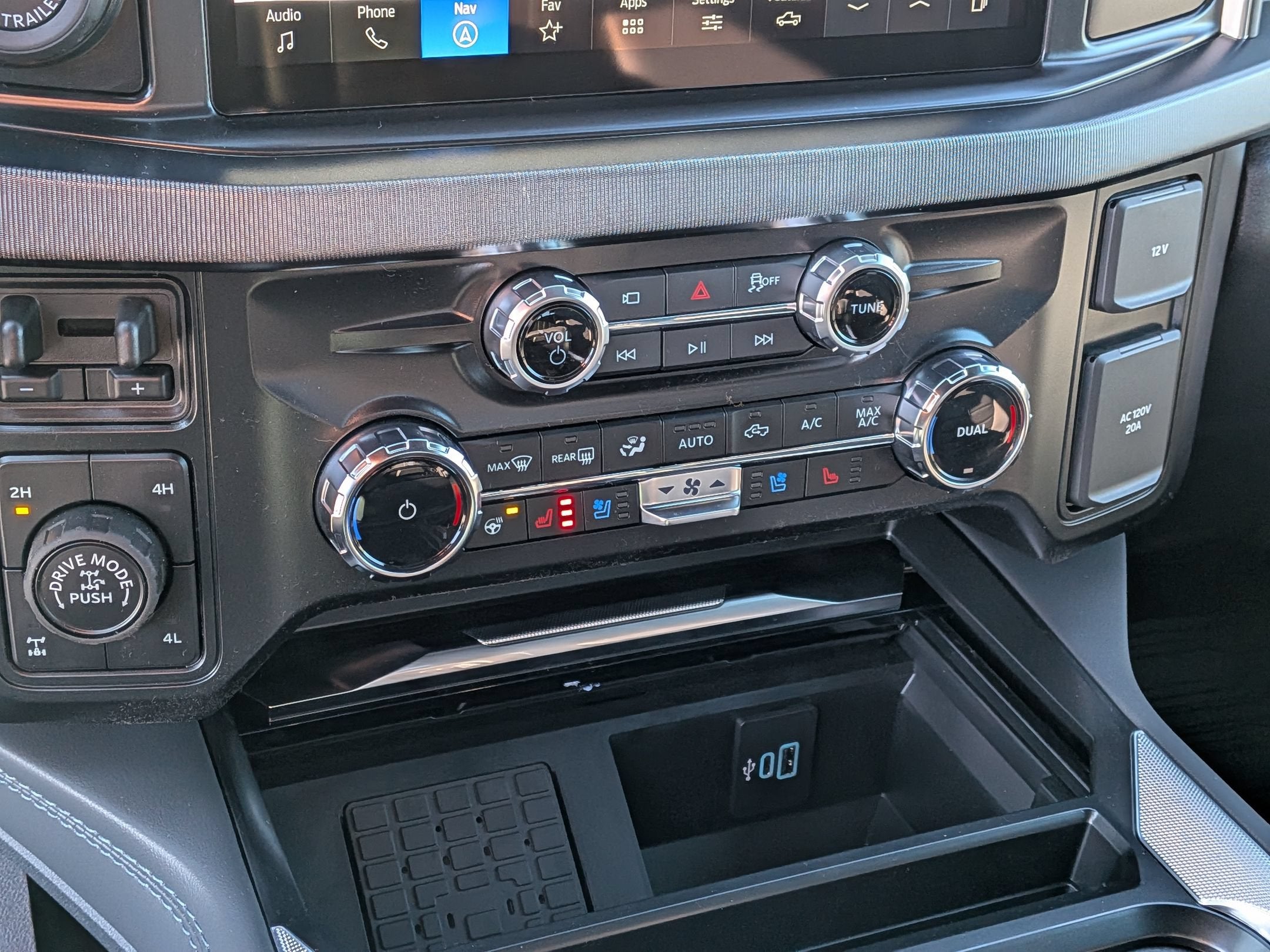 2026 Ford Super Duty F-350 SRW Platinum