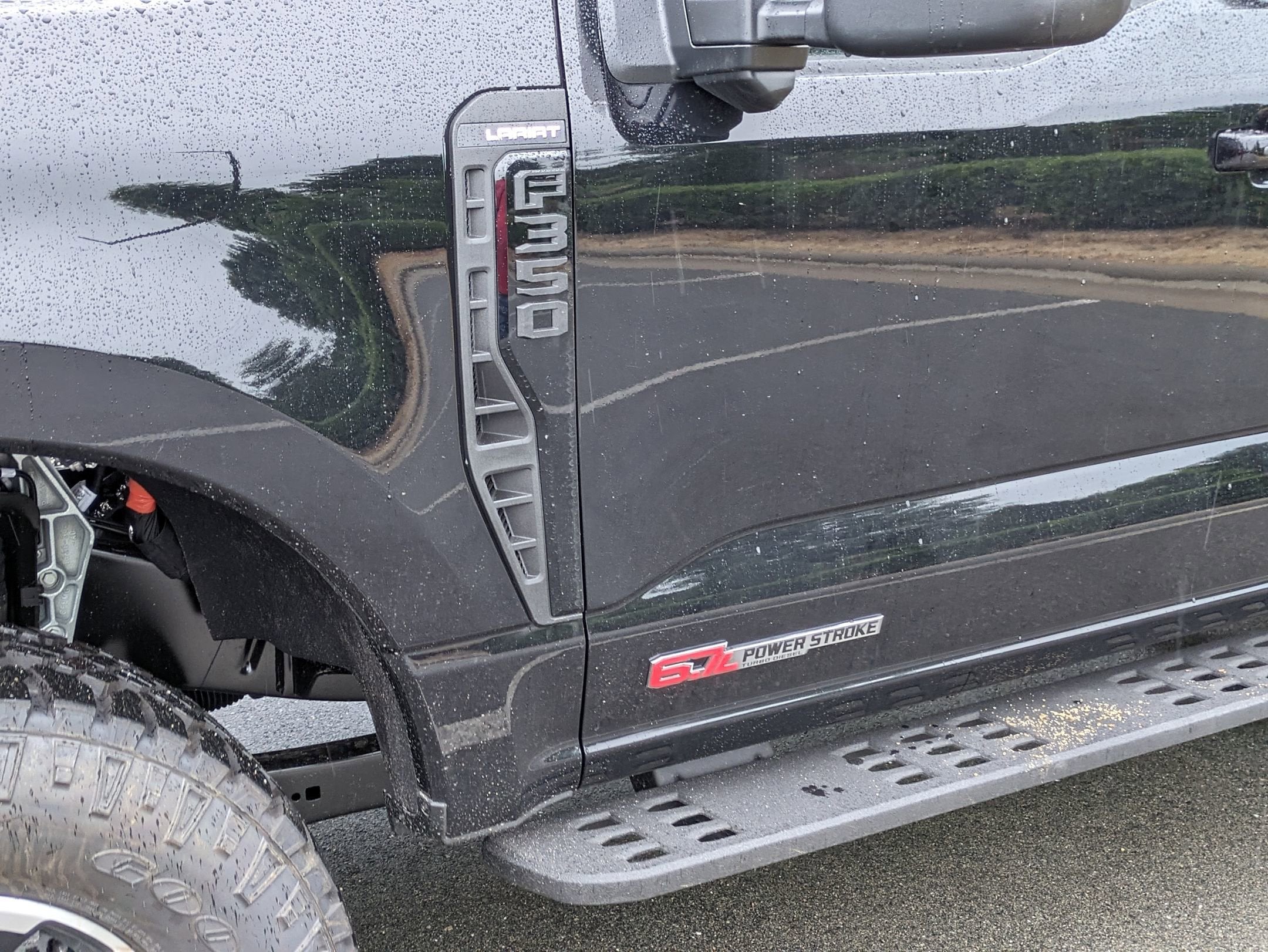 2025 Ford Super Duty F-350 SRW LARIAT