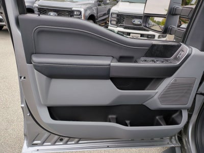 2027 Ford Super Duty F-350 SRW XLT