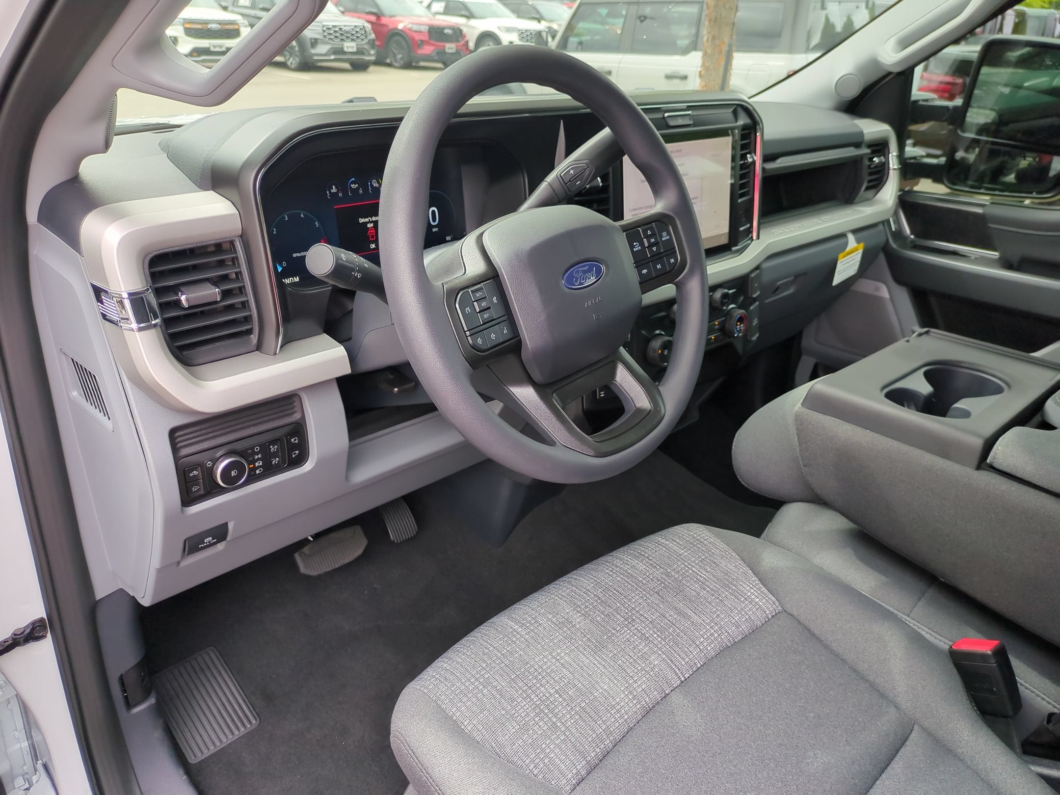 2027 Ford Super Duty F-350 SRW XLT