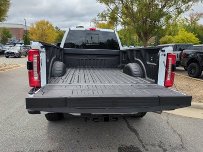2027 Ford Super Duty F-350 SRW XLT