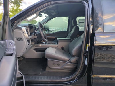 2027 Ford Super Duty F-350 SRW XLT