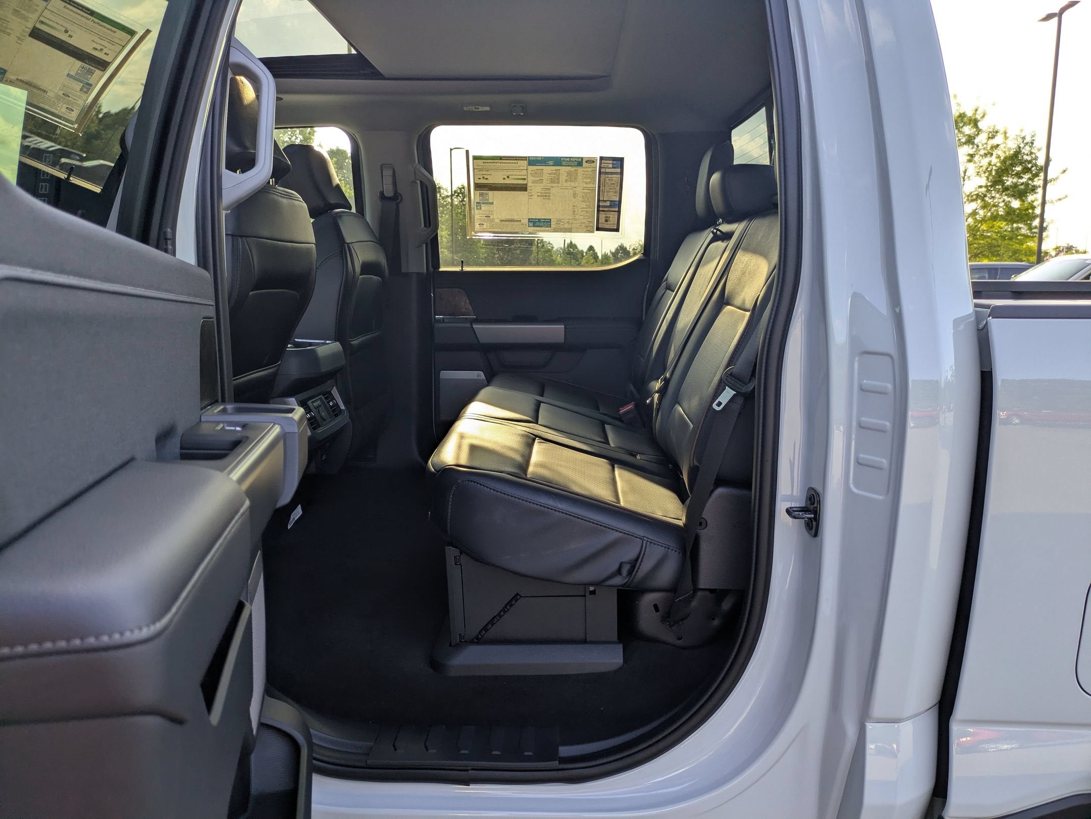 2026 Ford Super Duty F-350 SRW LARIAT