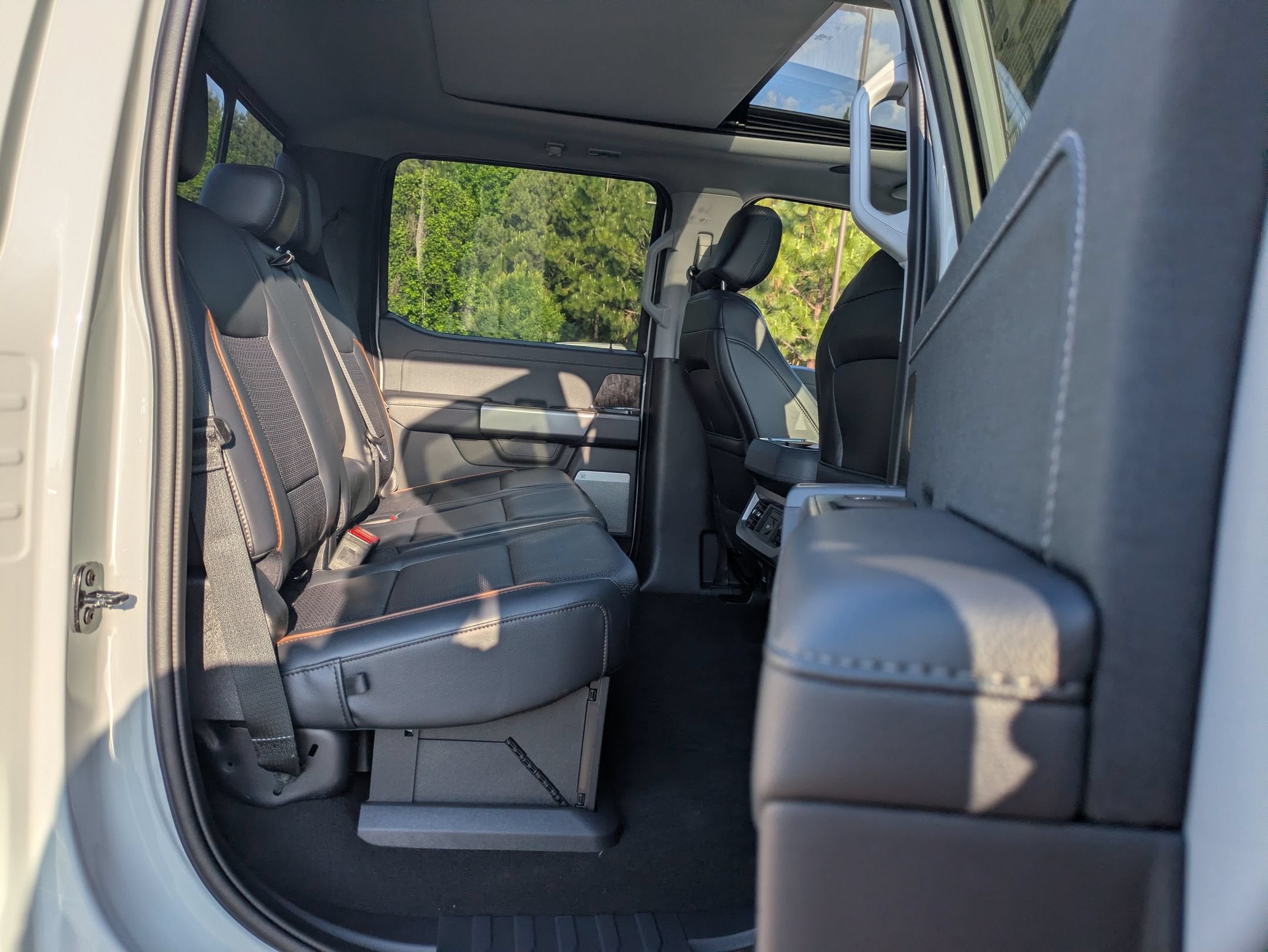 2026 Ford Super Duty F-350 SRW LARIAT