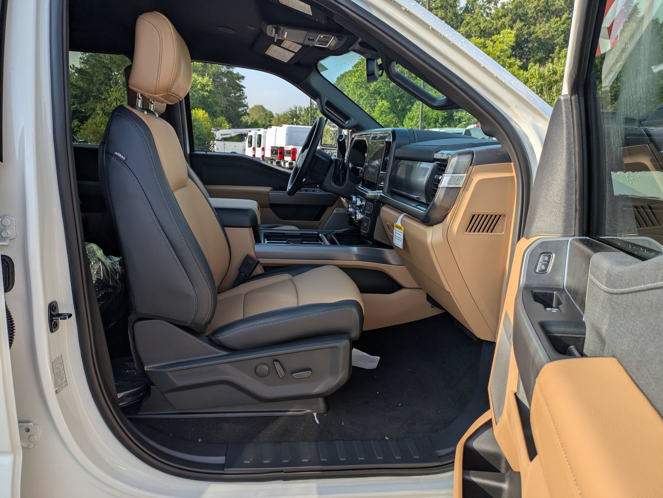 2026 Ford Super Duty F-350 DRW LARIAT