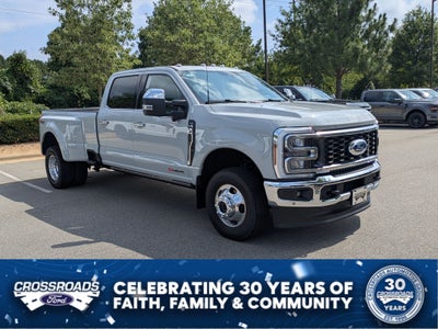2026 Ford Super Duty F-350 DRW LARIAT
