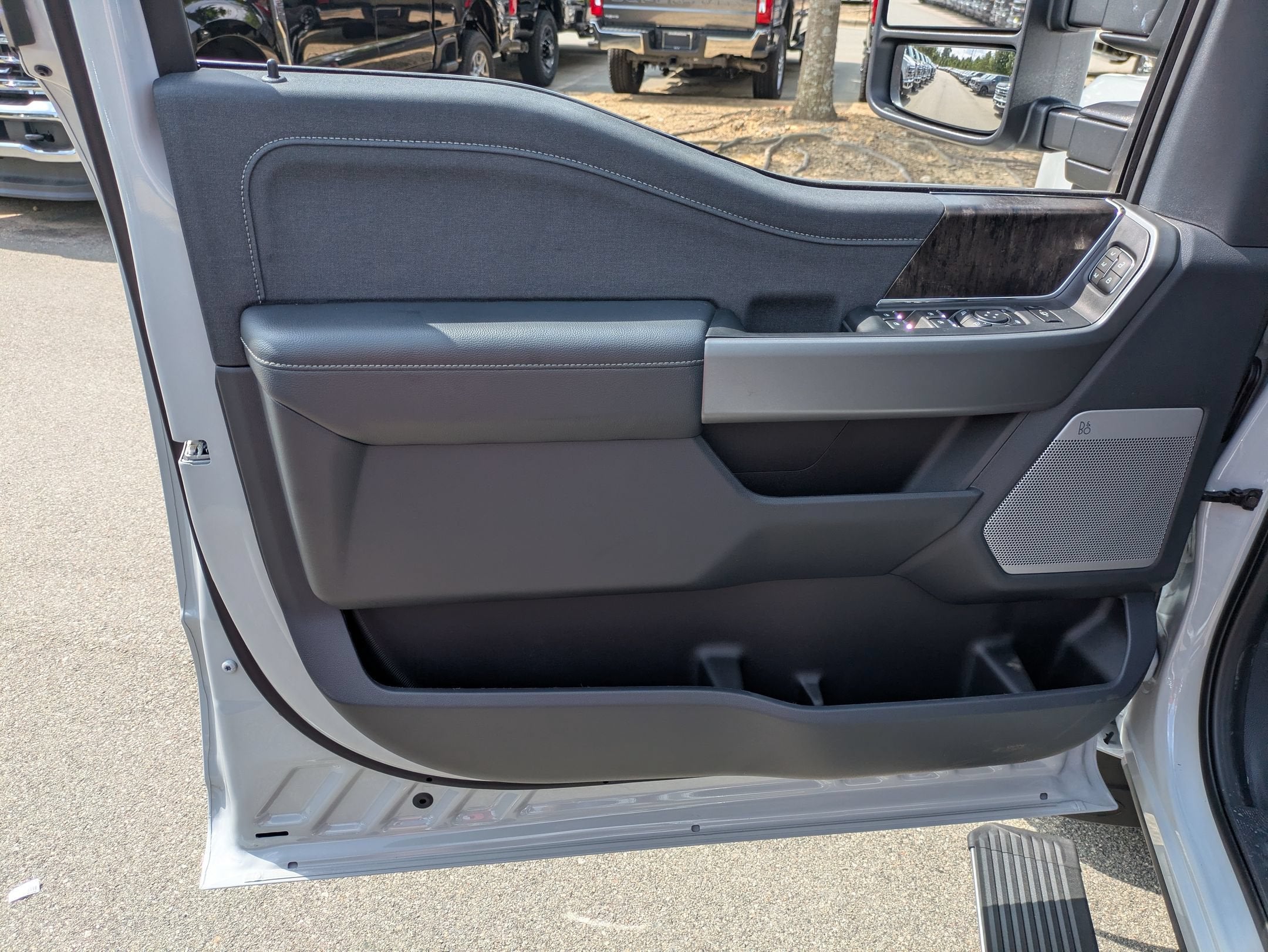 2026 Ford Super Duty F-350 DRW LARIAT