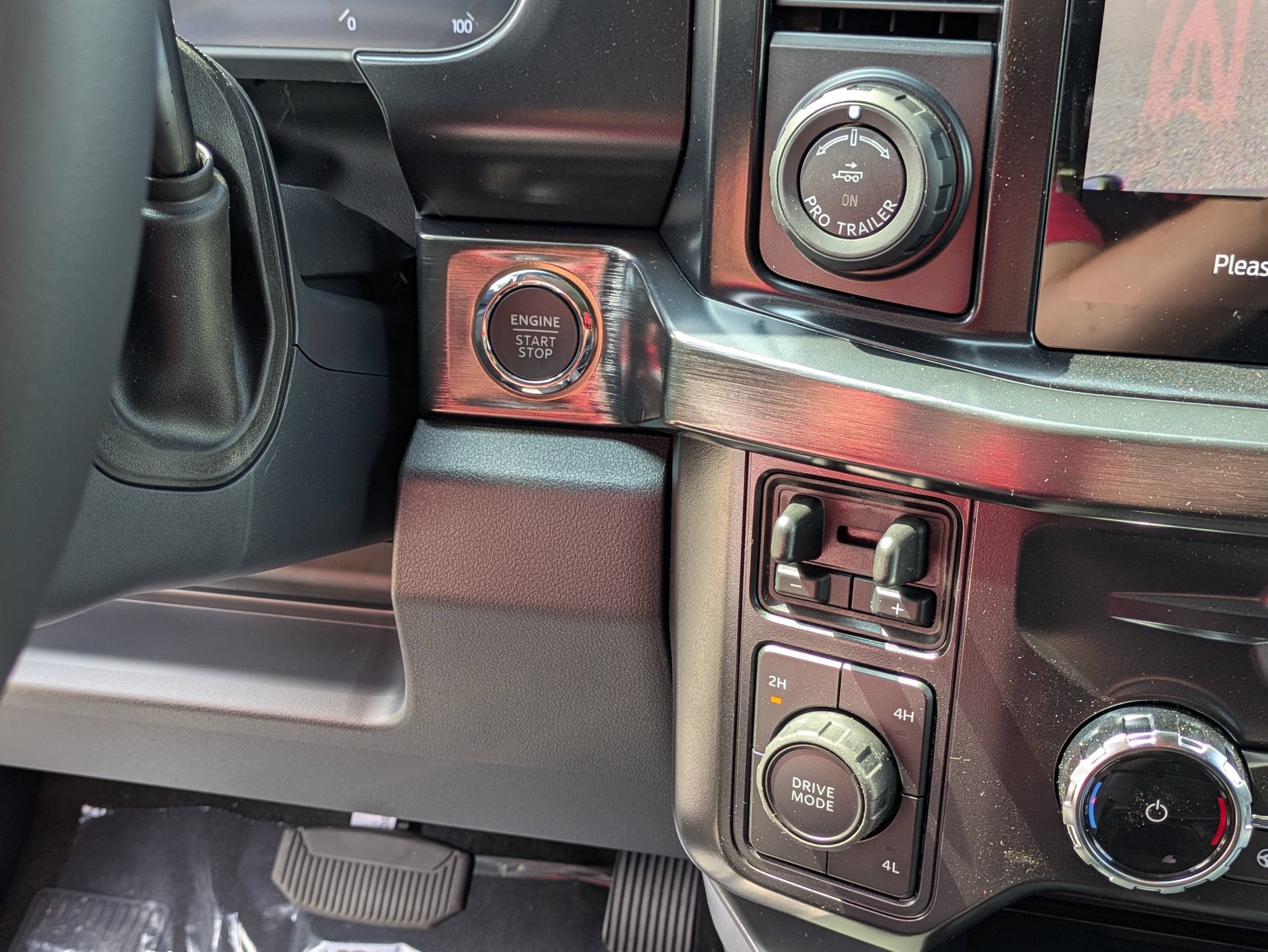 2026 Ford Super Duty F-350 DRW LARIAT