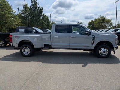 2026 Ford Super Duty F-350 DRW LARIAT