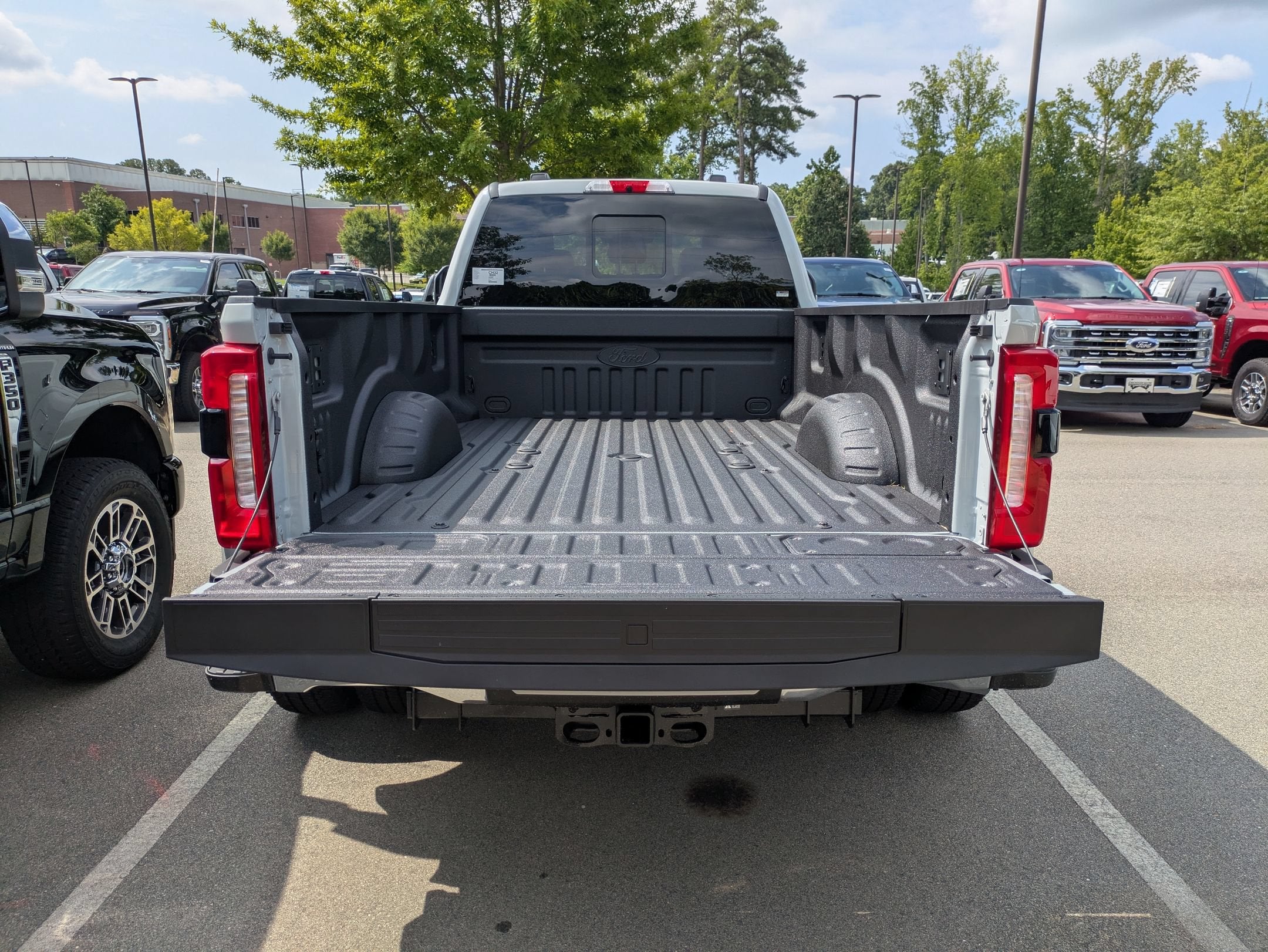 2026 Ford Super Duty F-350 DRW LARIAT