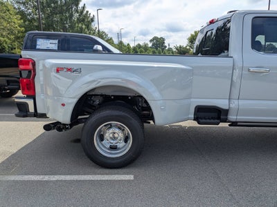2026 Ford Super Duty F-350 DRW LARIAT
