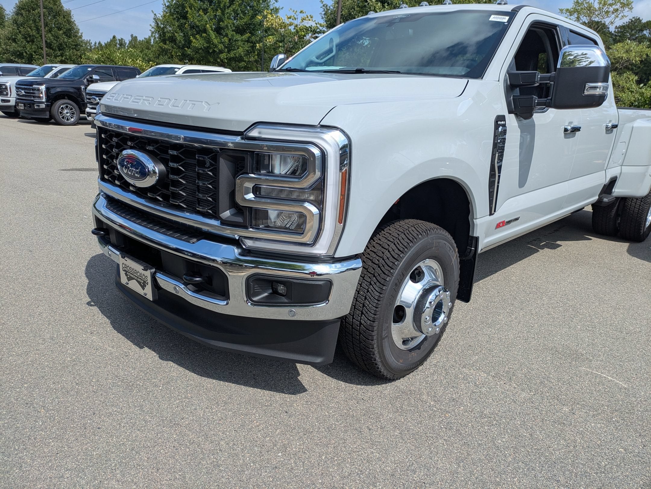 2026 Ford Super Duty F-350 DRW LARIAT