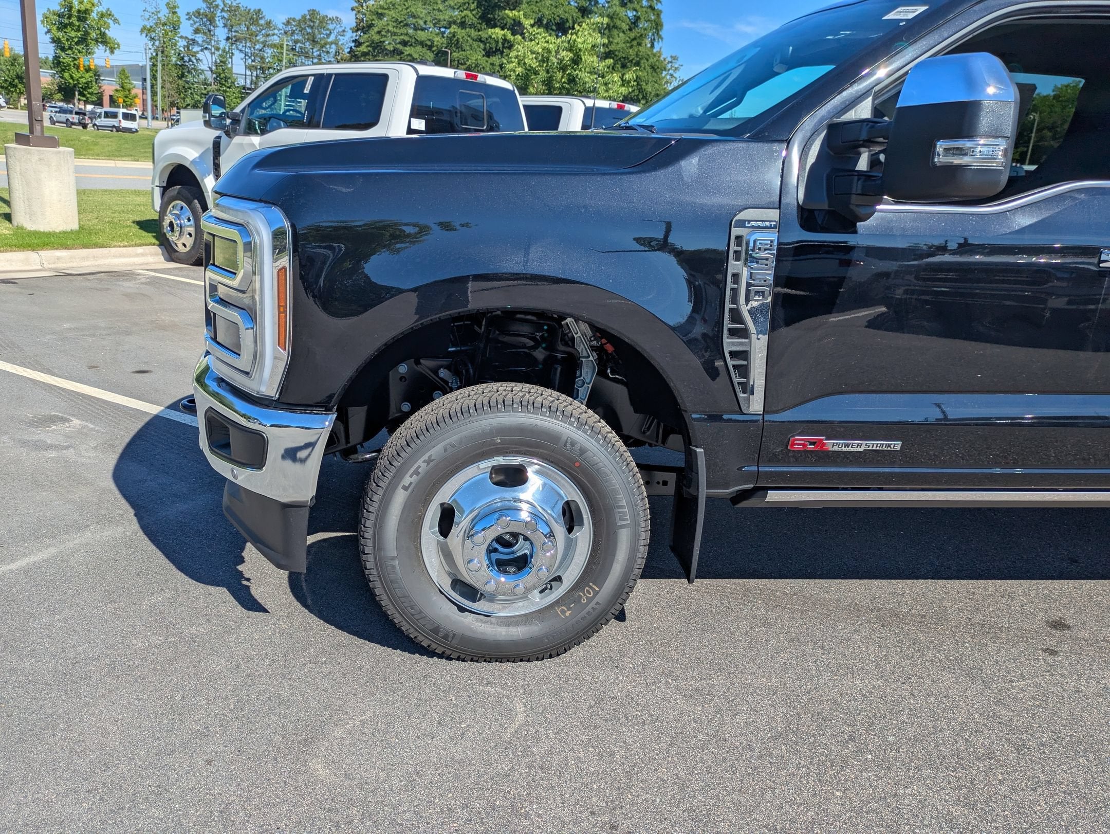 2026 Ford Super Duty F-350 DRW LARIAT
