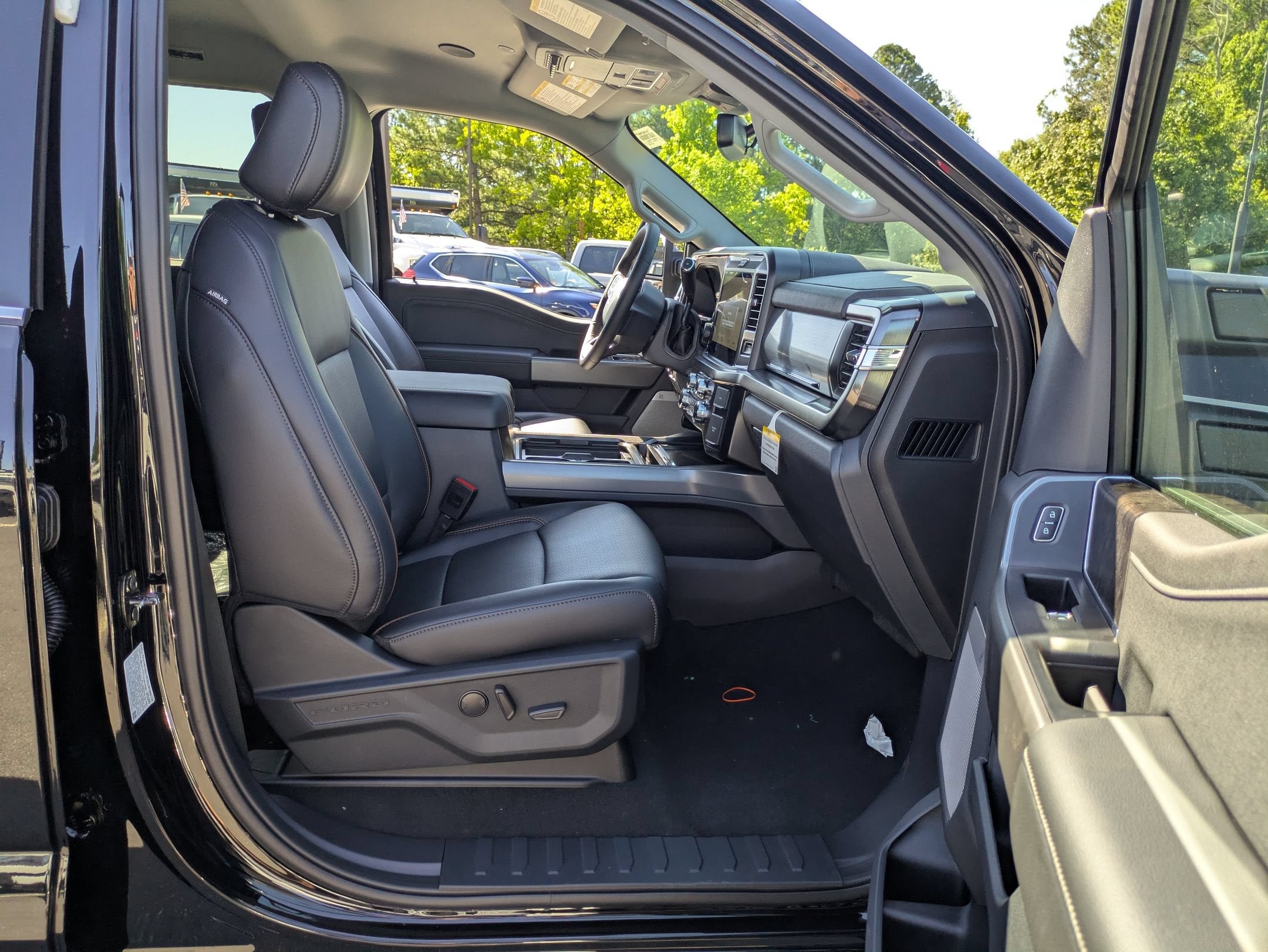 2026 Ford Super Duty F-350 DRW LARIAT